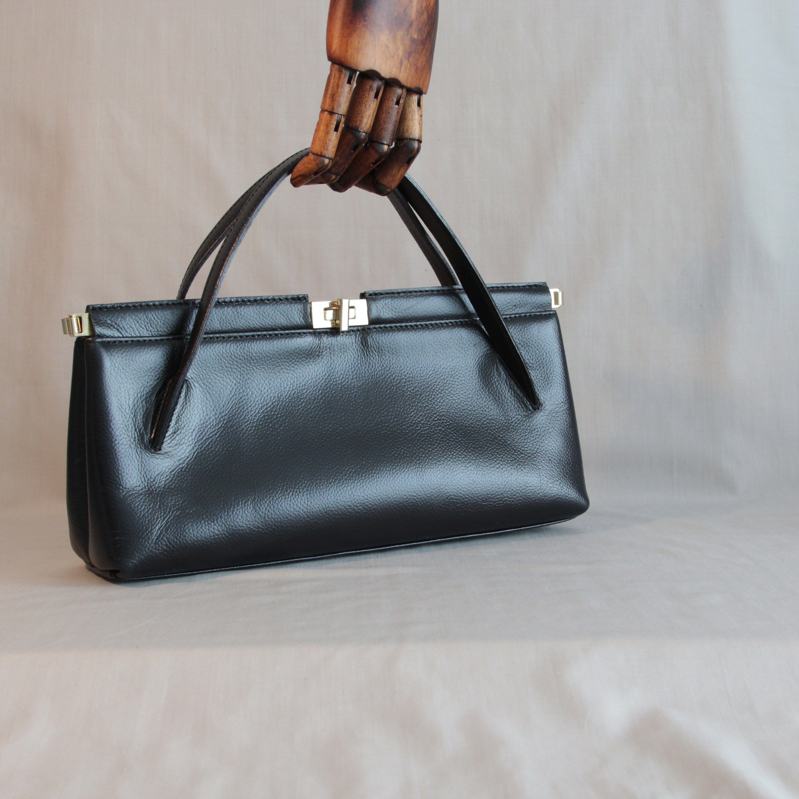 Bag6. Современнные и актикварные украшения в Барселоне, Москве и Санкт-Петербурге