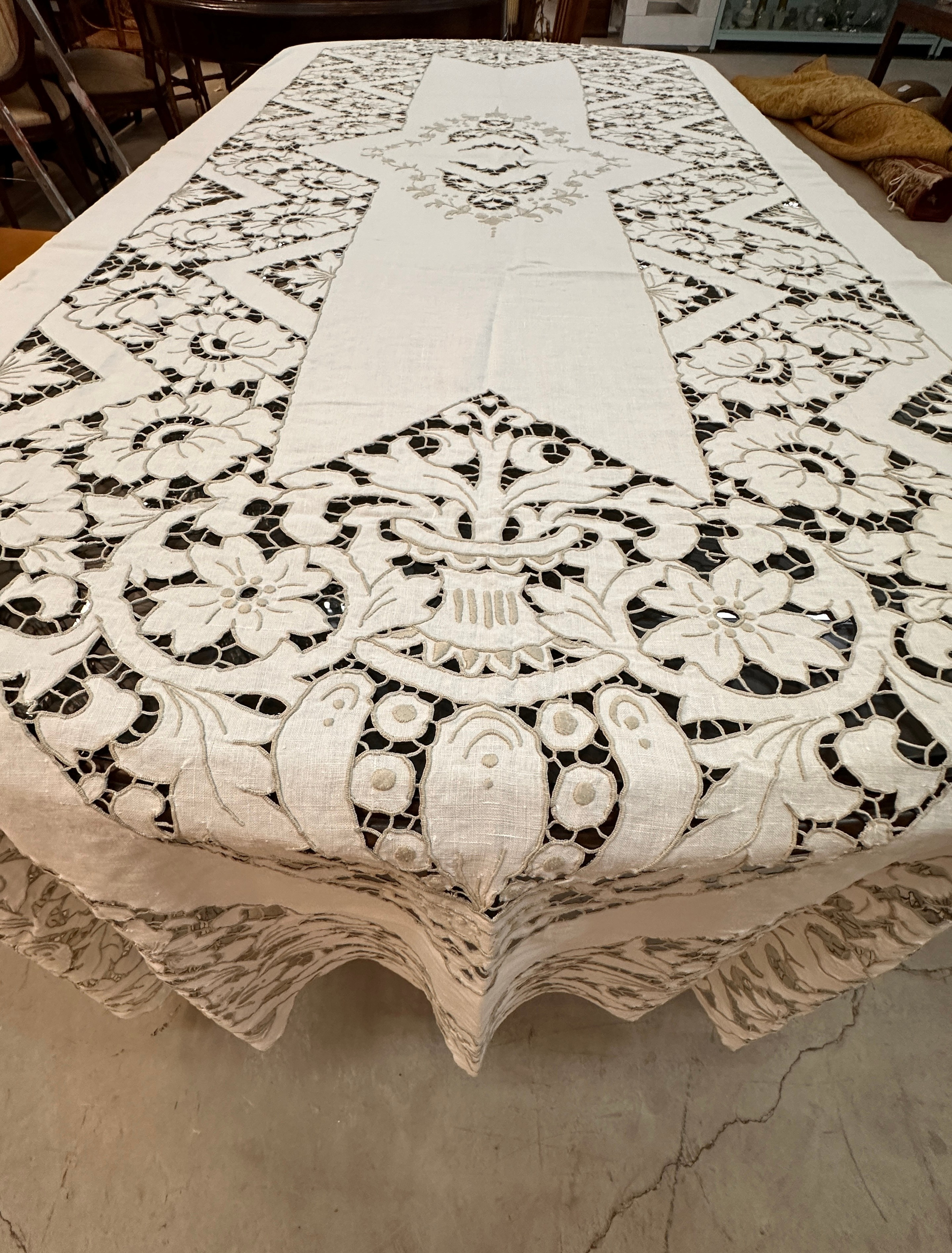 Textil2. Современнные и актикварные украшения в Барселоне, Москве и Санкт-Петербурге