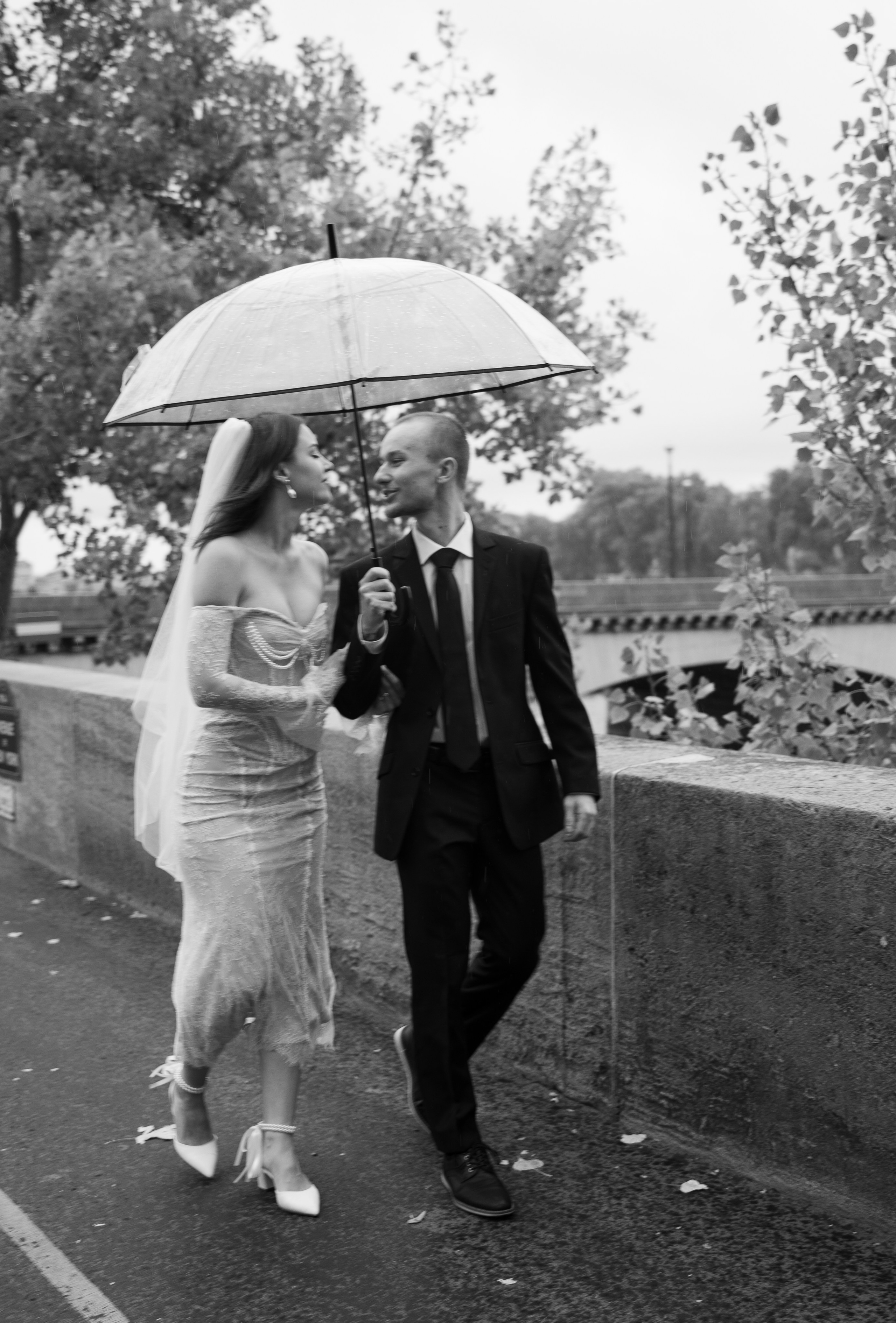 Wedding elopement. Wedding photographer in Paris Oksana Shum