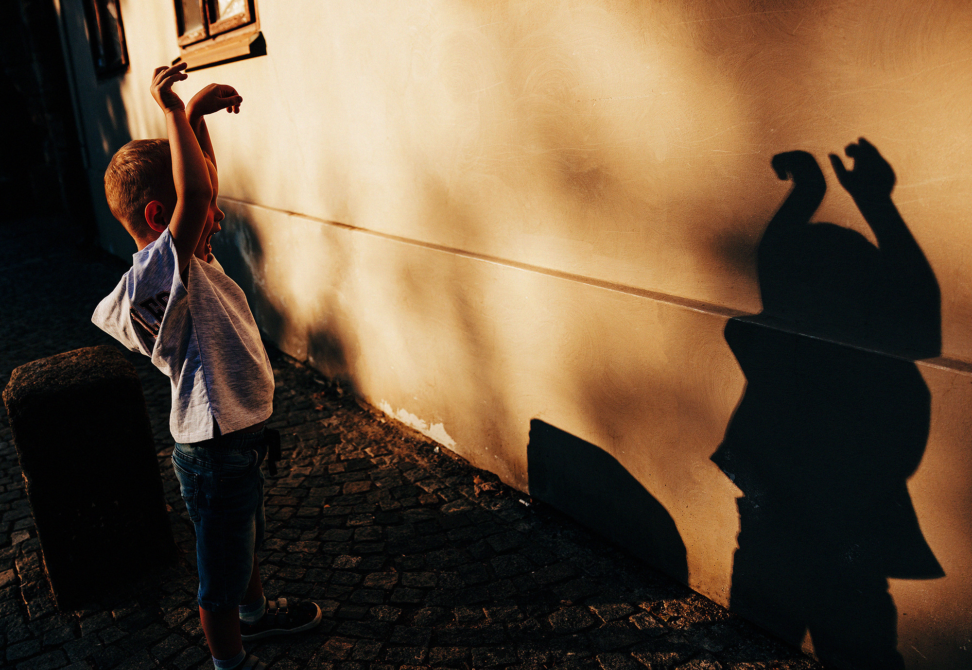 Таня, Андрей и Паша на прогулке. Семейный и свадебный фотограф в Праге Наталья Федори