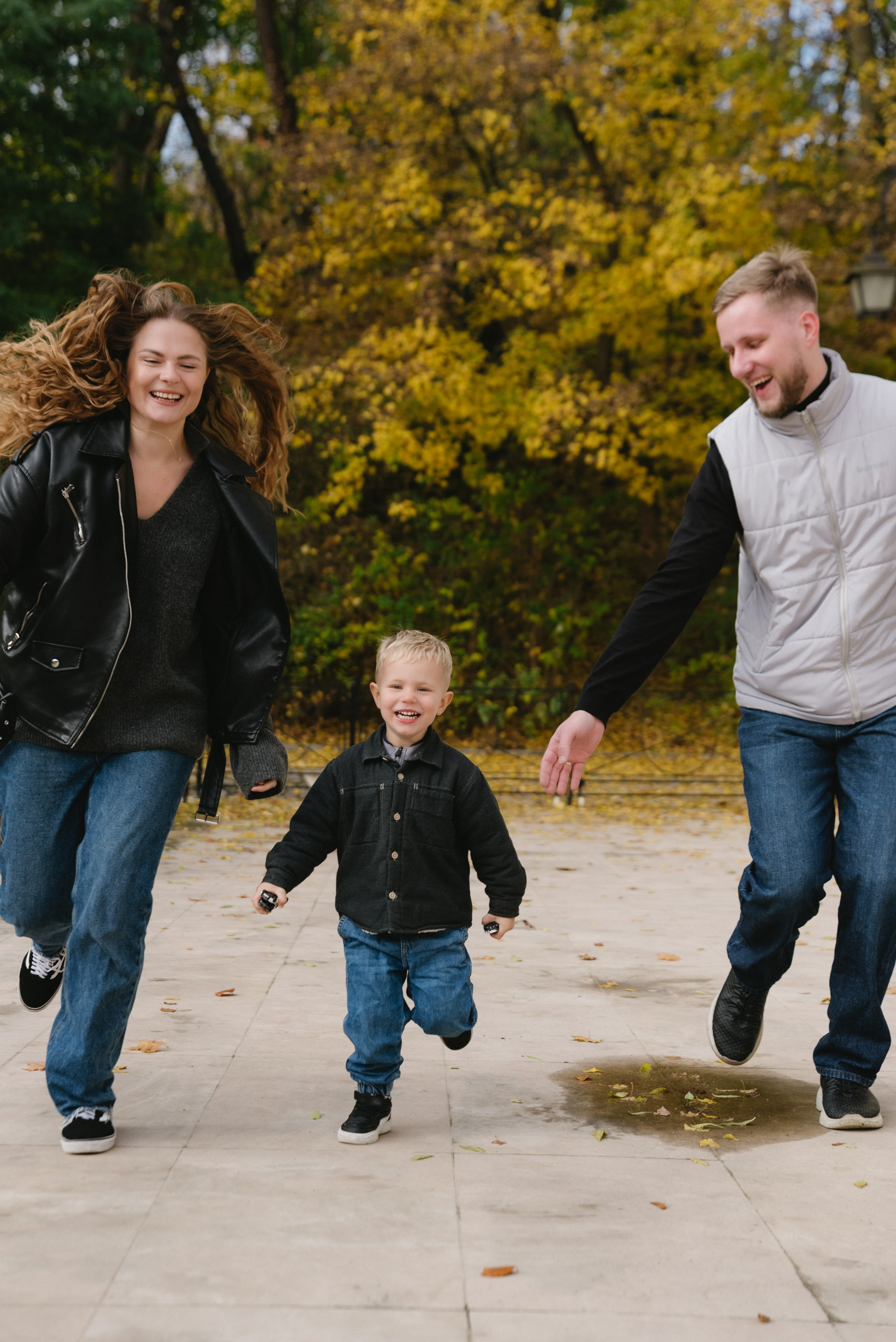 Sesja rodzinna Hanna, Vlad & Matvei. Eugene Save – Fotograf Ślubny i Rodzinny | Warszawa i Cała Polska