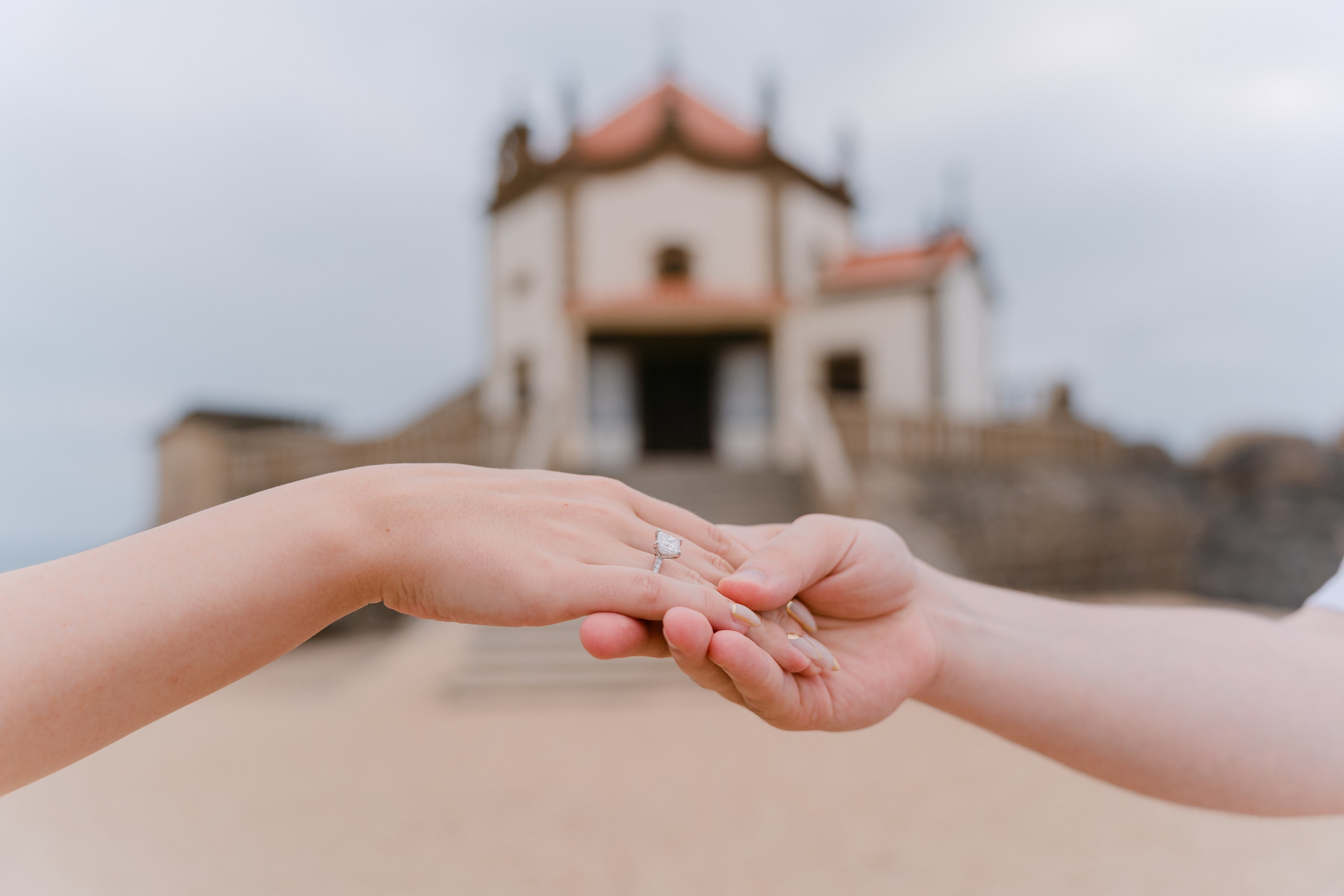 Wedding proposal at Senhor da Pedra. Fotógrafo de casamentos e ensaios para casais em Porto