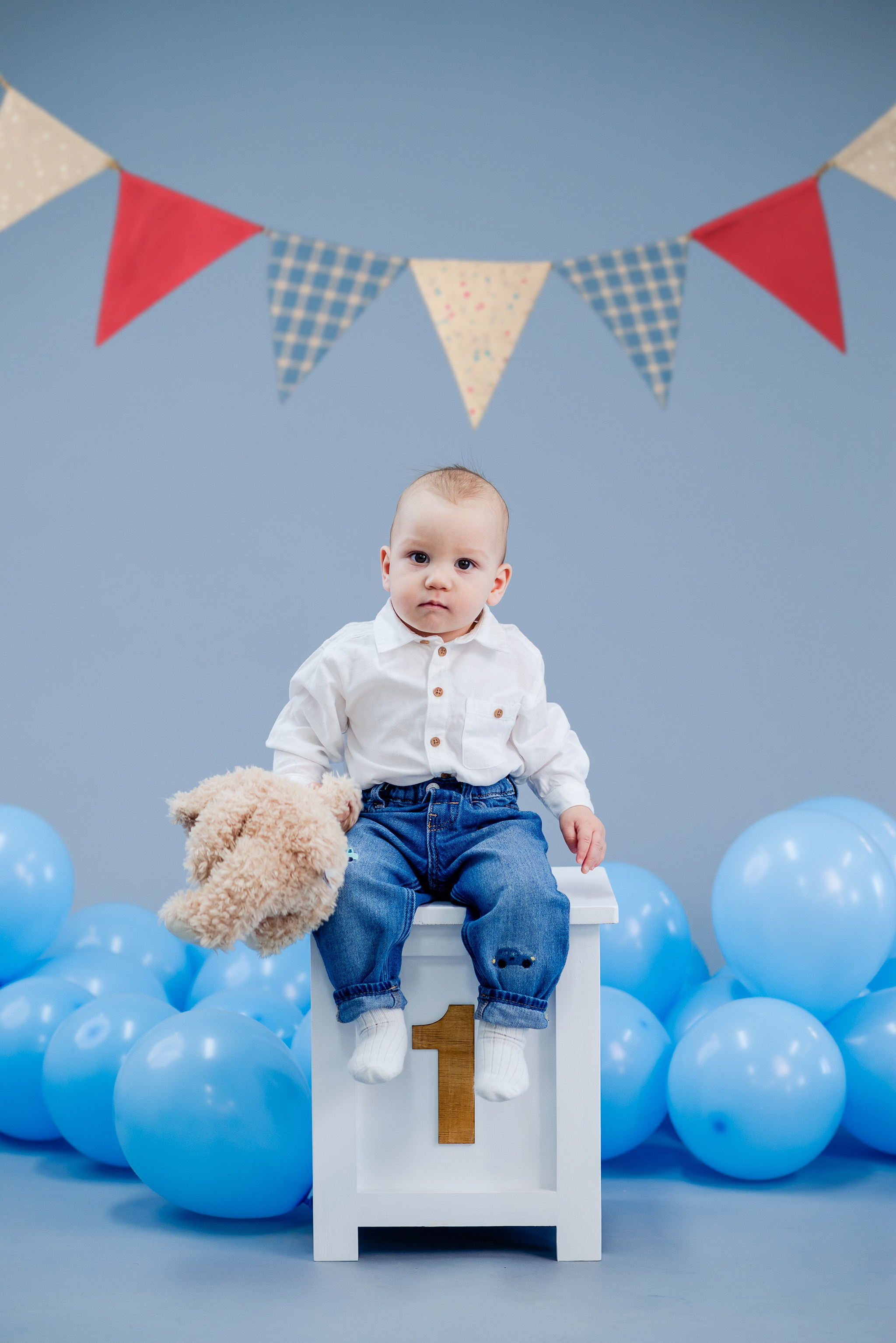 Smash the cake — Aris. The Unseen by Giani Maftei