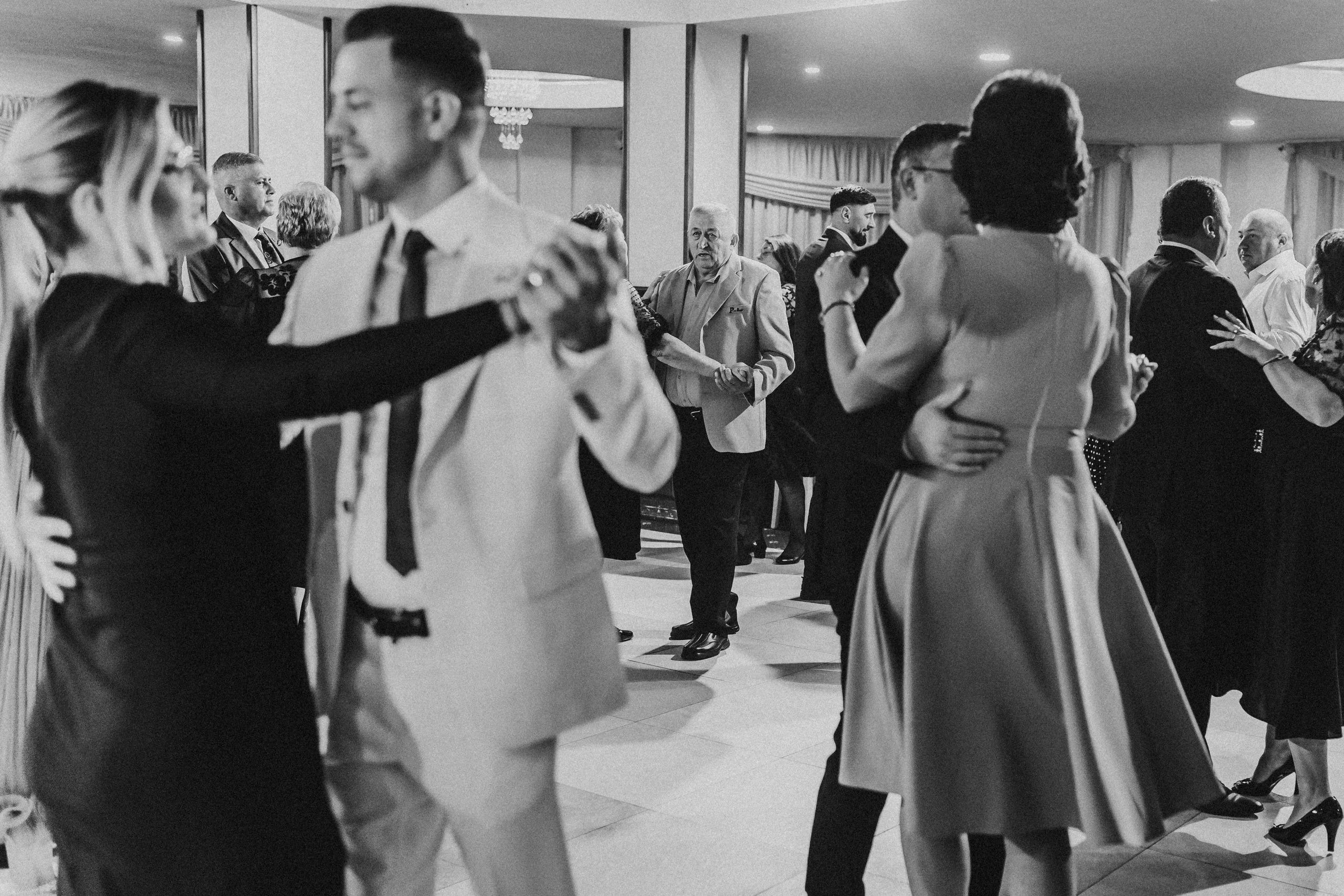 Loredana & Emilian – Ziua Nunții | Videografie - fotografie Botez Suceava, Iași, Botoșani. Servicii foto-video profesionale, pentru momente de neuitat