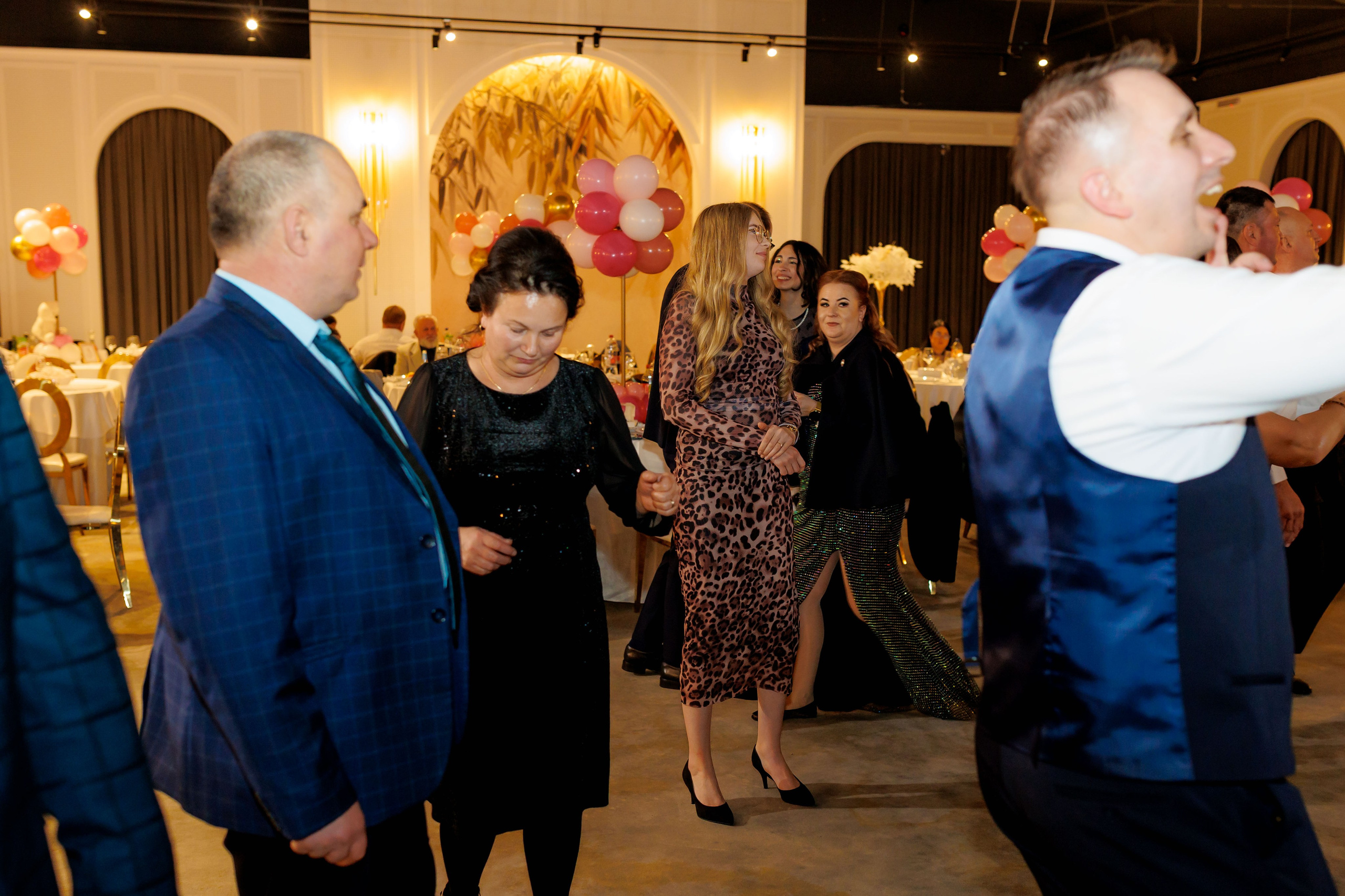 Povestea voastră, regizată de noi |Cristi Turculet Videograf Nuntă Suceava | wedding highlight. Servicii foto-video profesionale, pentru momente de neuitat