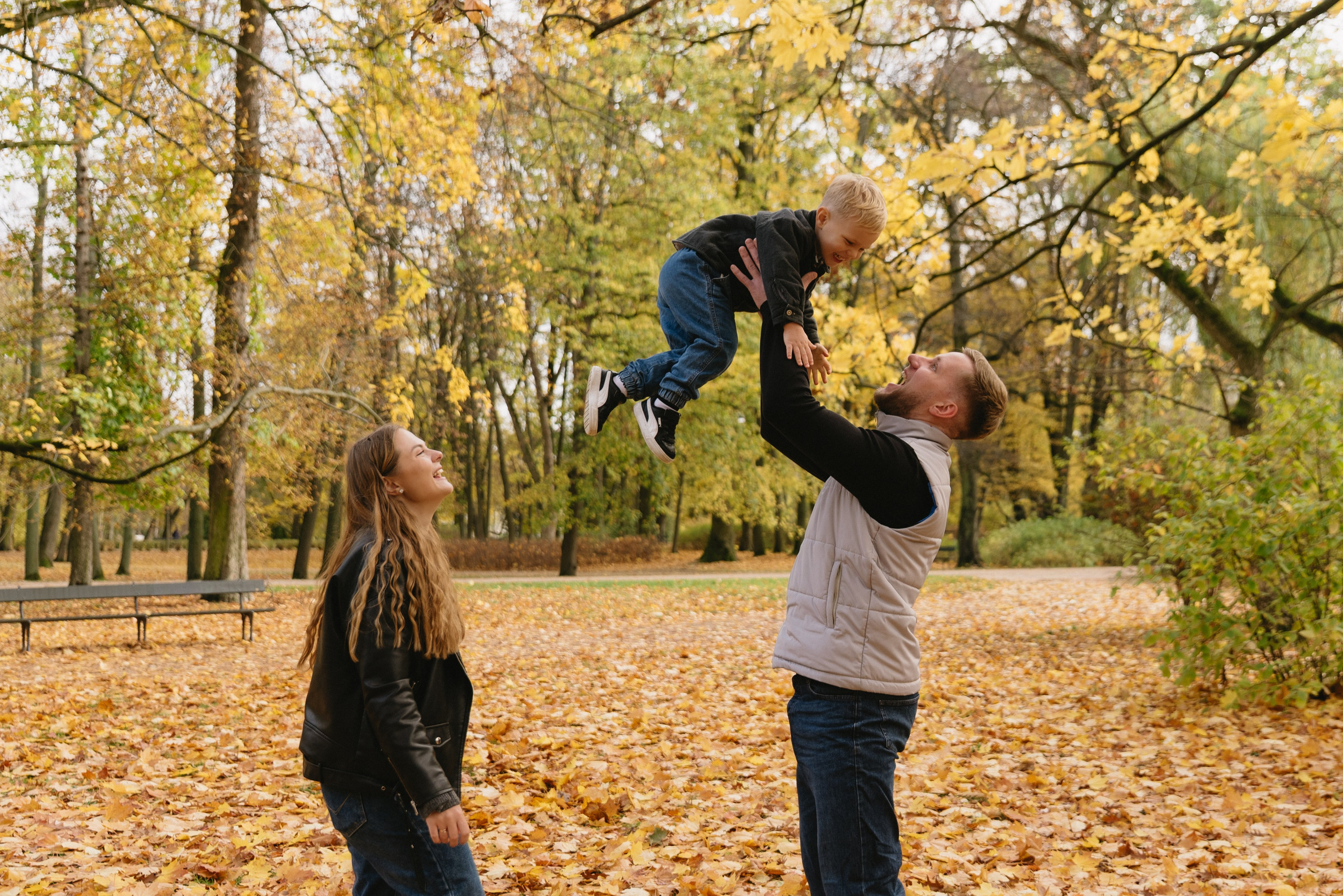 Sesja rodzinna Hanna, Vlad & Matvei. Eugene Save – Fotograf Ślubny i Rodzinny | Warszawa i Cała Polska