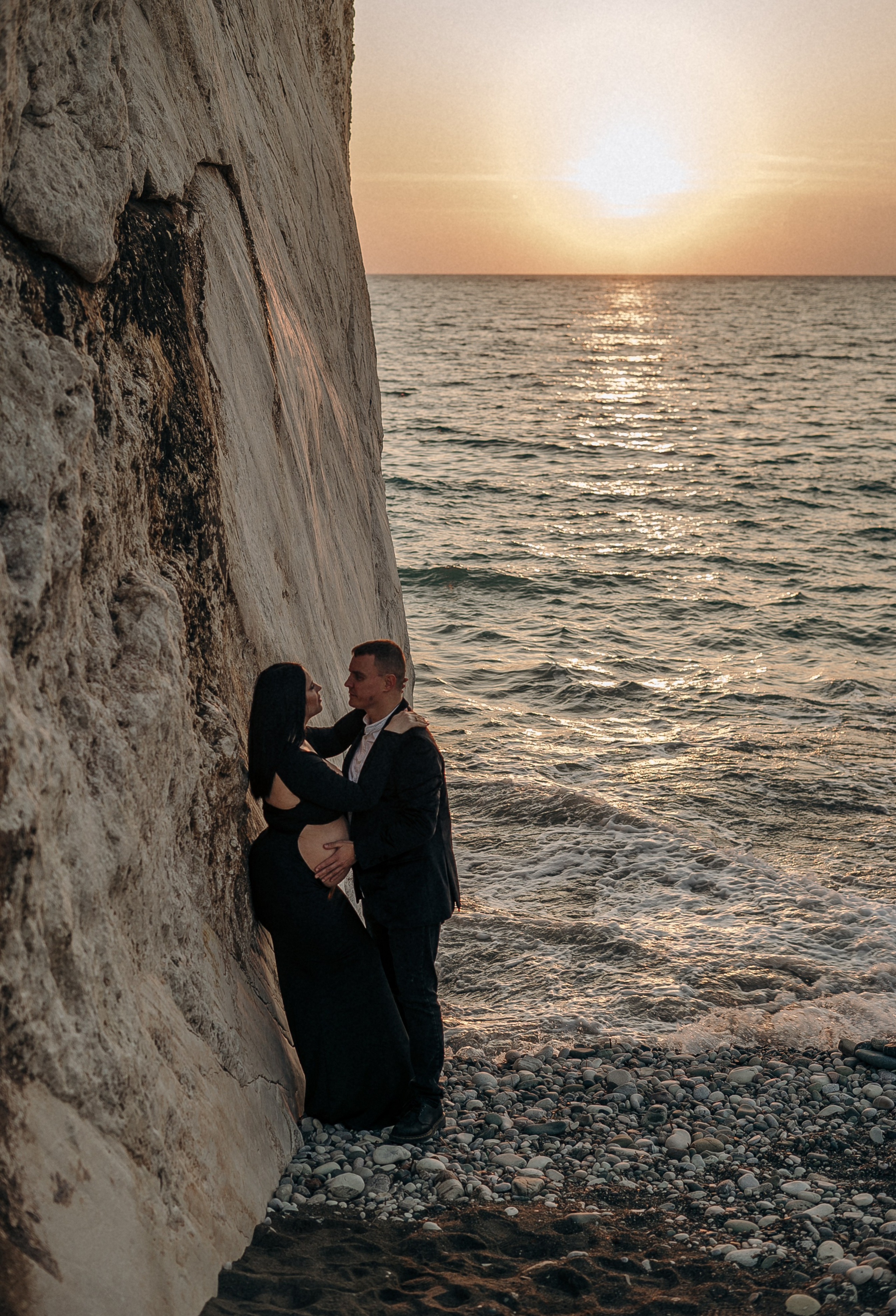 Фотосессия беременности на закате у Камня Афродиты | Maternity photoshoot at Aphrodite’s Rock. Портретный и семейный фотограф в Лимассоле Кипр Анна Руссу