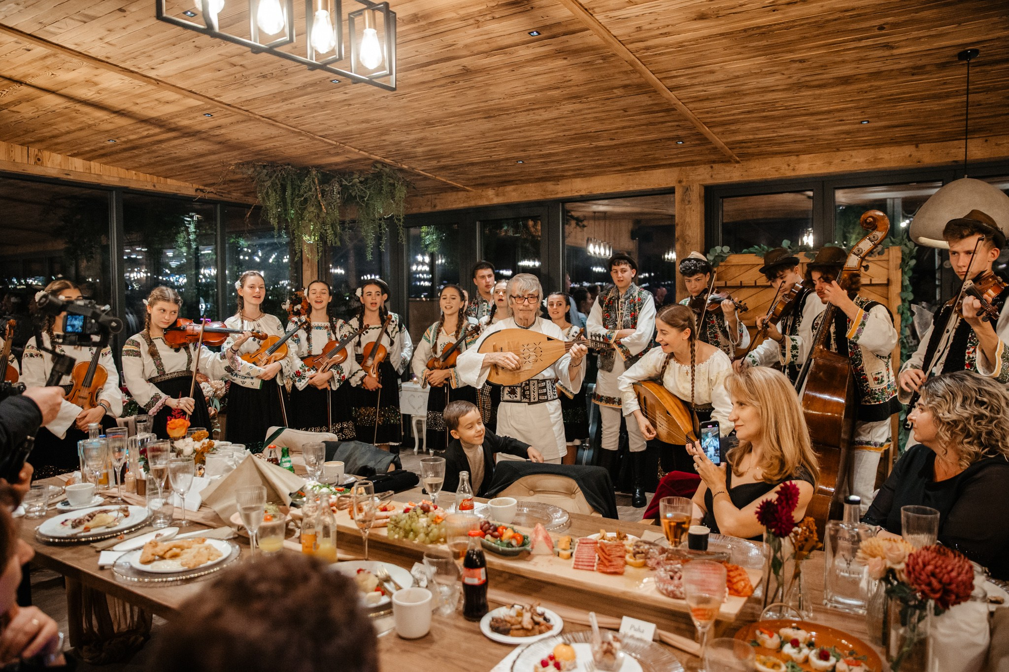 Nunta de Poveste la Sucevița: Cristi și Andreea. Servicii foto-video profesionale, pentru momente de neuitat