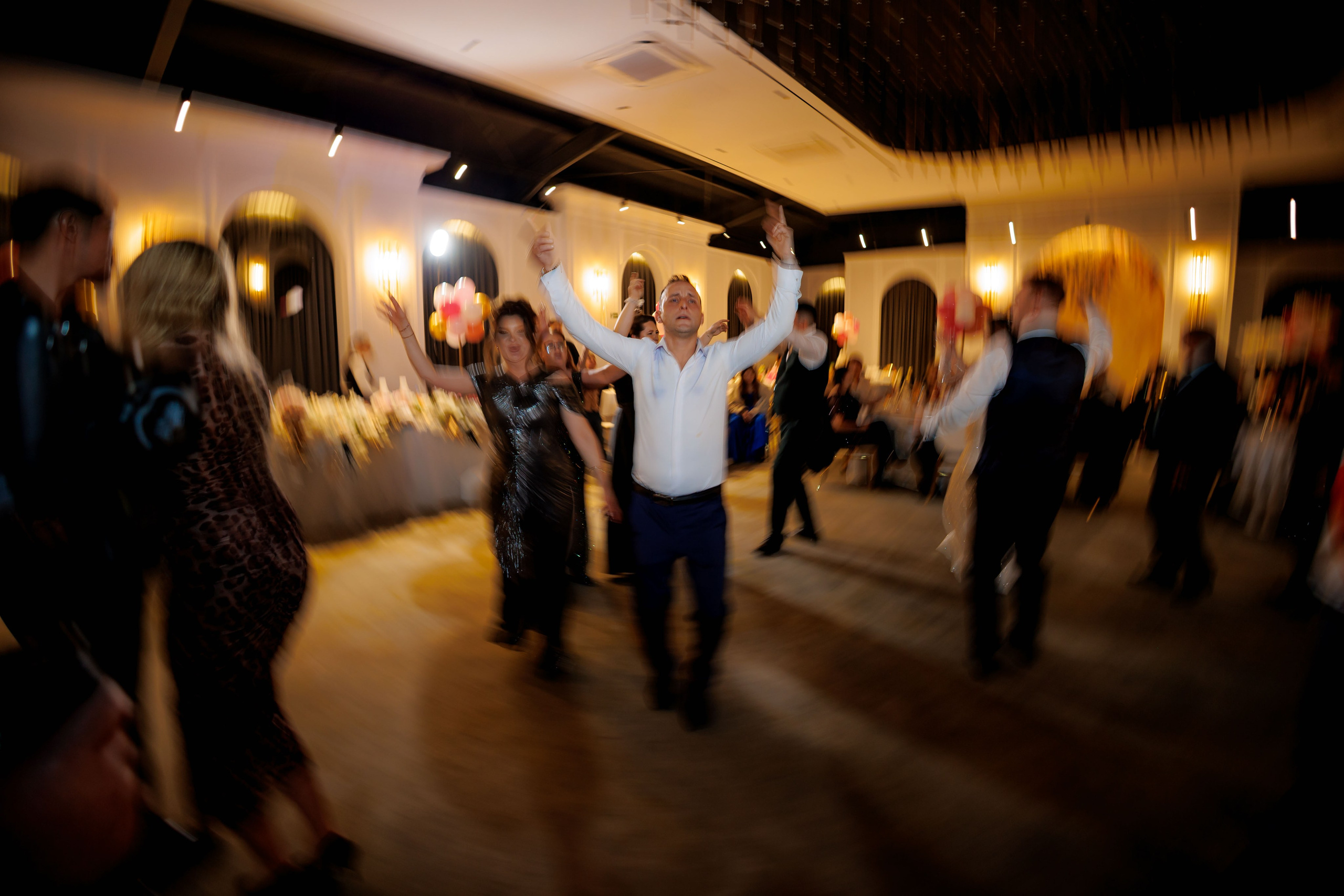 Povestea voastră, regizată de noi |Cristi Turculet Videograf Nuntă Suceava | wedding highlight. Servicii foto-video profesionale, pentru momente de neuitat