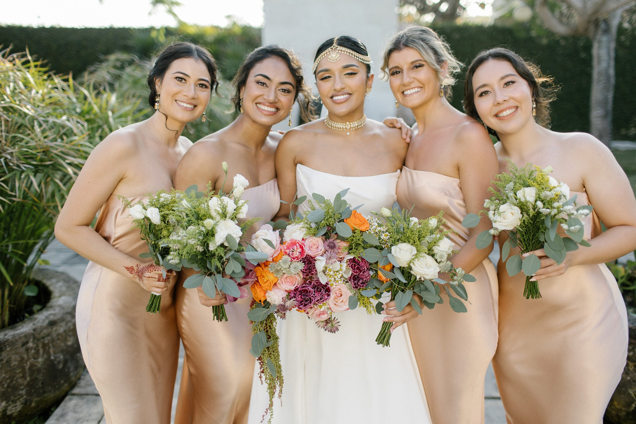 Big funny wedding with guests in paradise Bali island. Get.it.feel — Aesthetic Photography and Videography