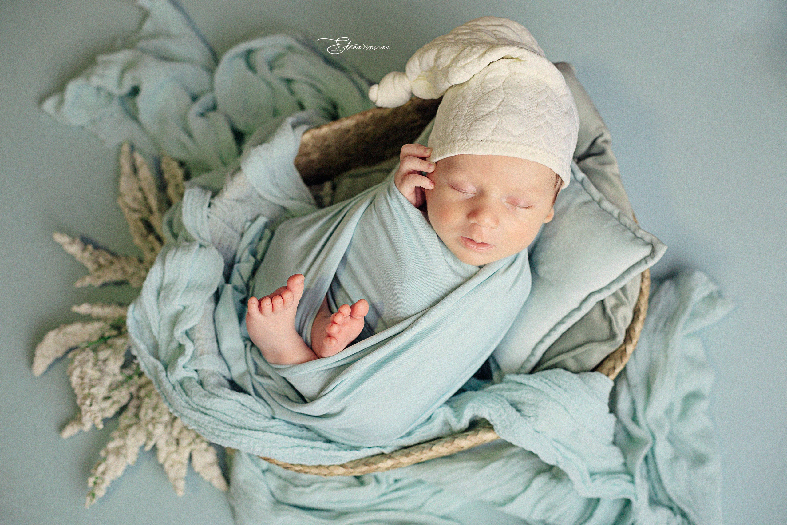 Şedinţe Newborn - Primele amintiri cu bebeluşul tău. Elena Mascan – Fotograf newborn, maternitate, portret, smash the cake & branding personal | La Femme Studio Photograpy|Constanţa