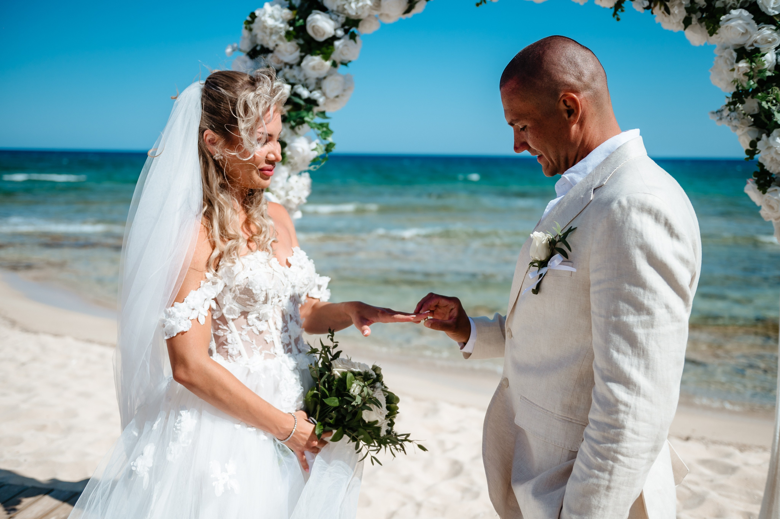 Sirens beach ceremony. AdrianOltean.wfolio.pro