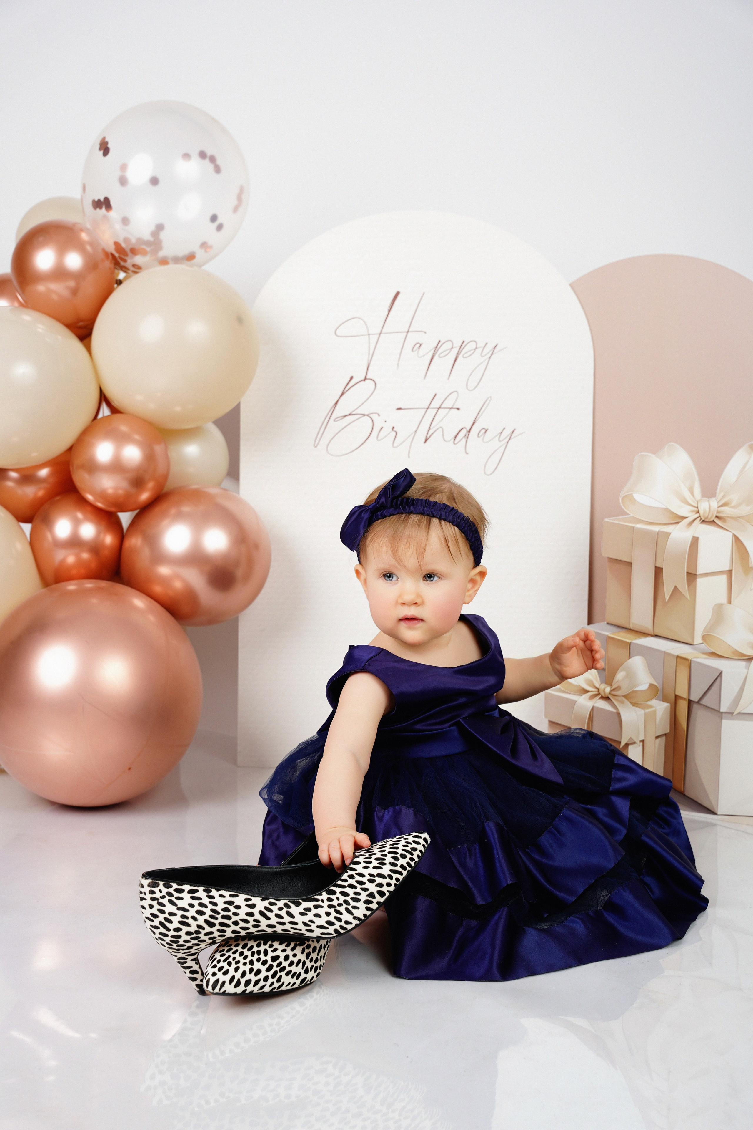 Fotografin für Kindershooting und CakeSmash in Augsburg. Neugeborenenfotografin und Retoucher in Augsburg Nastassia Schneider
