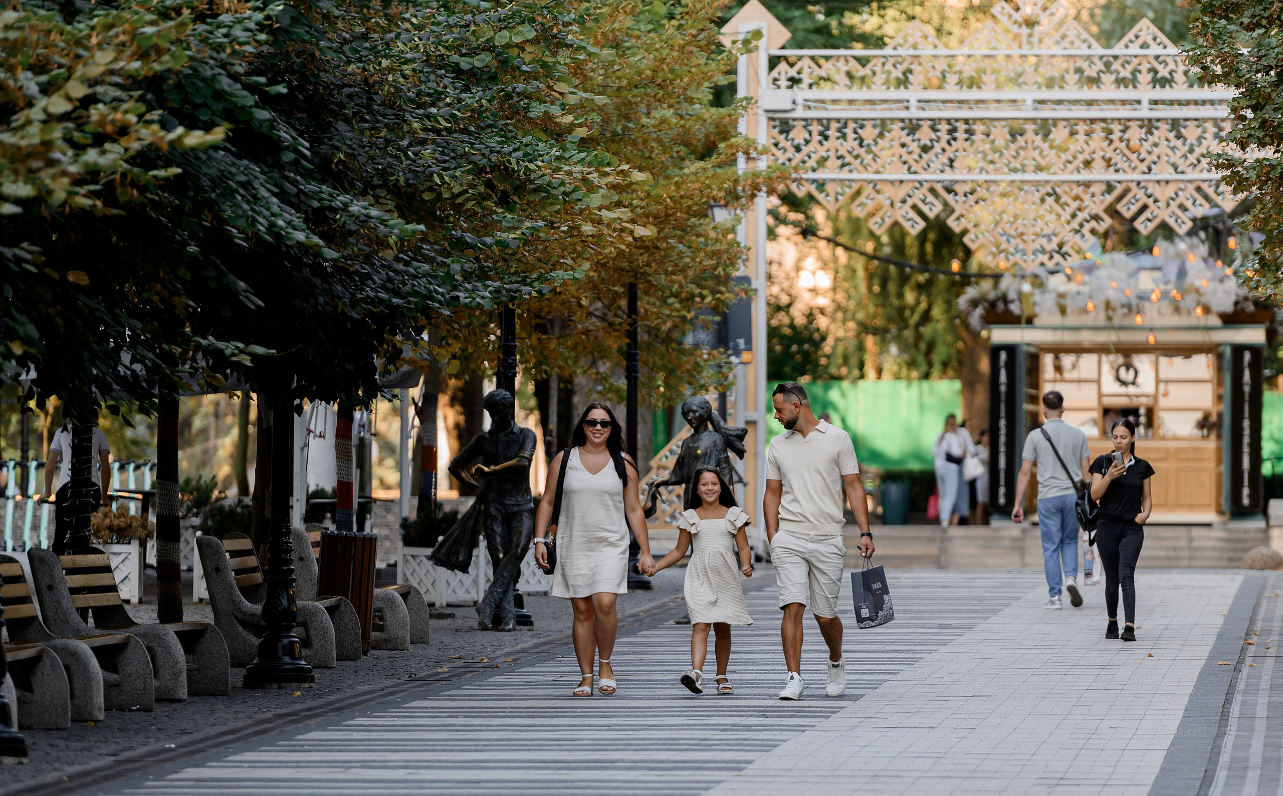Family Chris & Ivan, Victoria. Wedding photographer from Moldova Alexey Chipchiu