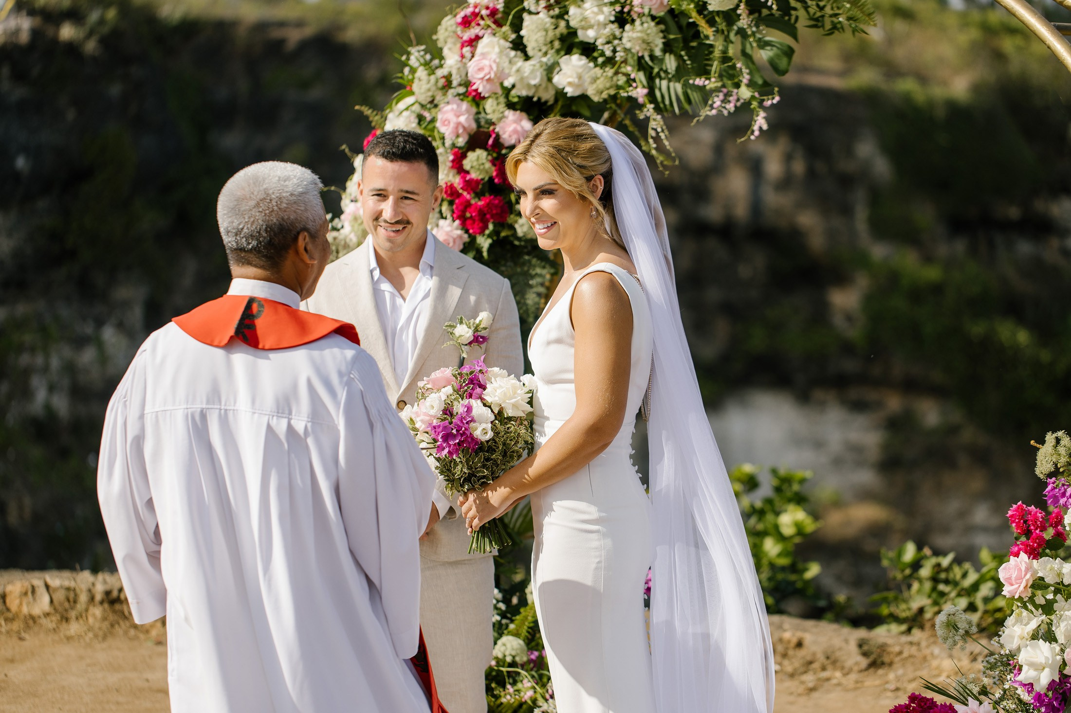 Escape to Bali on a cliff. Get.it.feel — Aesthetic Photography and Videography