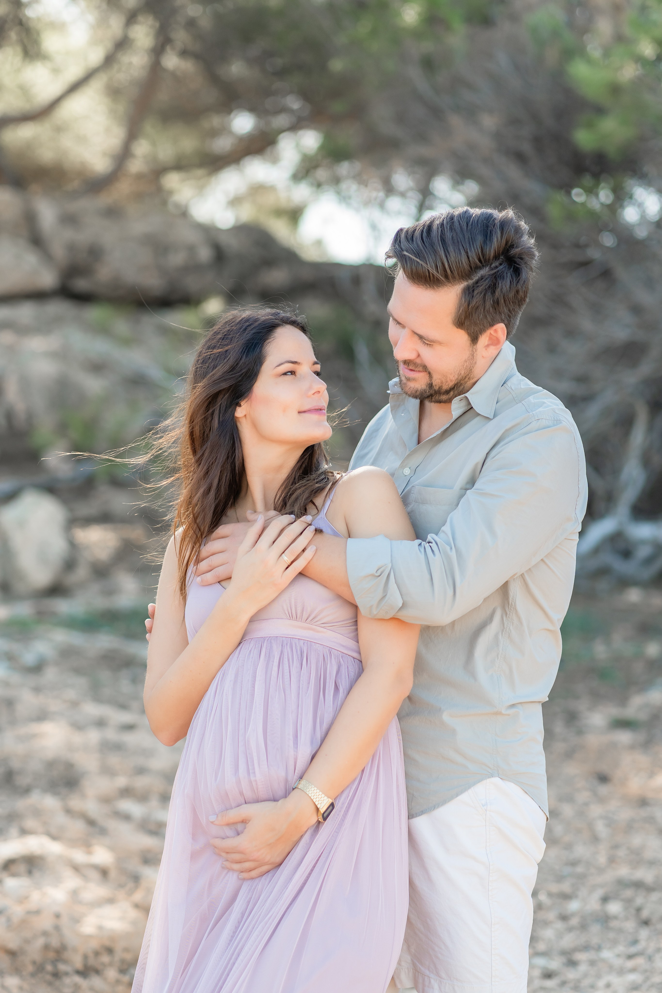 Babybauch Shooting Mallorca. Deine Fotografin auf Mallorca für Familien und Business