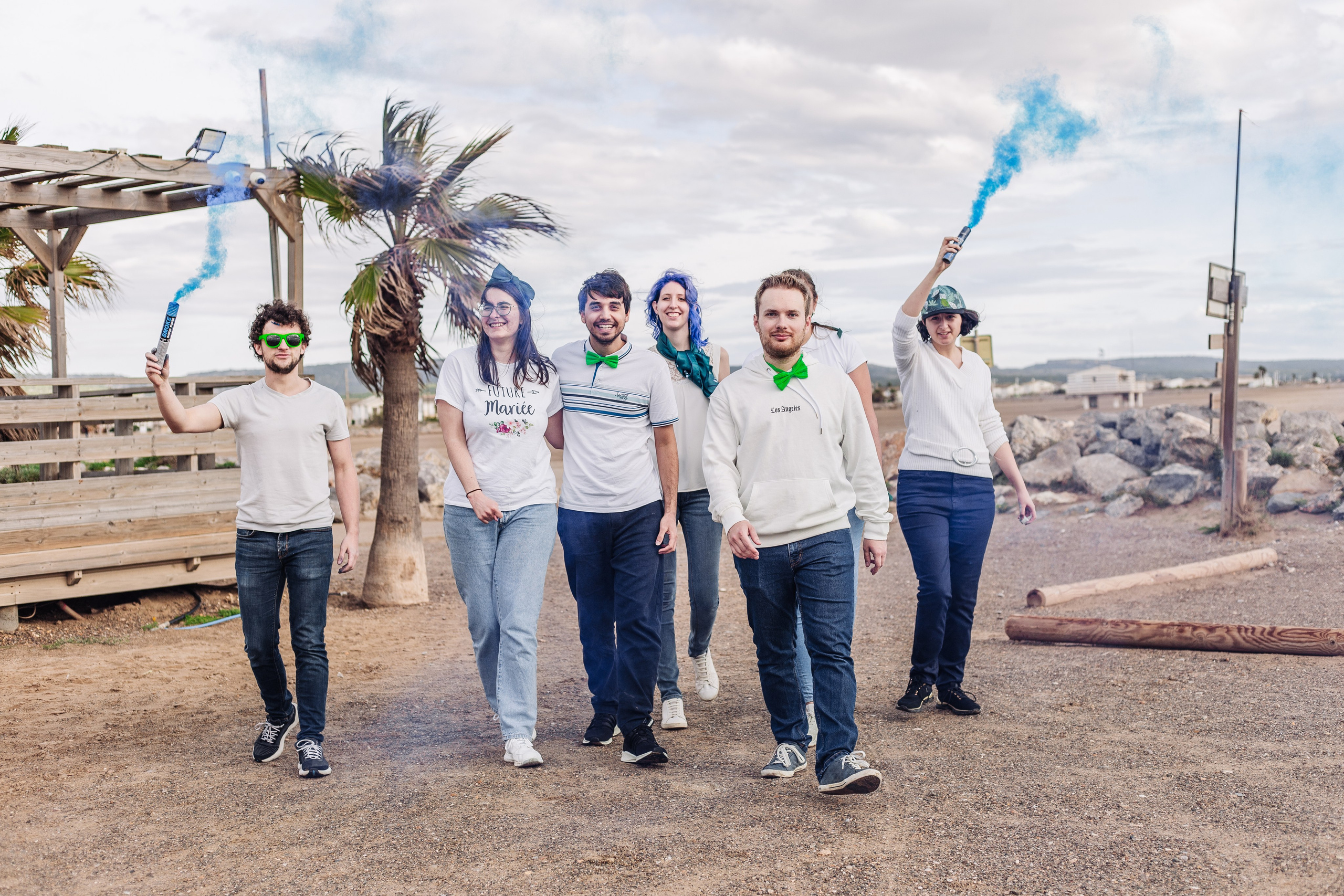 Séance Photo EVJF à Gruissan: Des Souvenirs Inoubliables sur la Plage des Chalets. Photographe professionnelle à Poitiers, Tours et Châtellerault | Studio photo entre Poitiers et Tours – portraits, familles, entreprises, ma