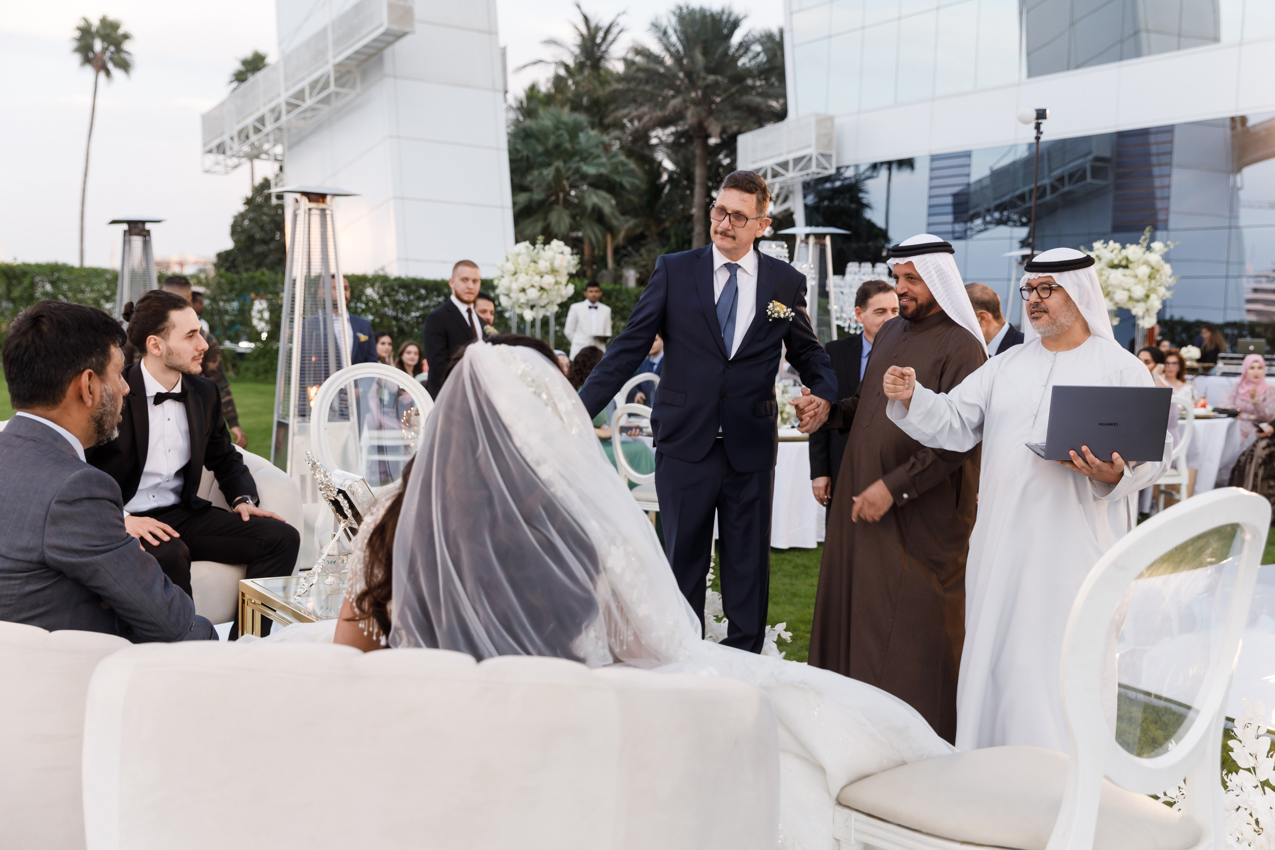 22/12/2023 Burj Al Arab wedding. Photographer Anna Curly | Weddings and Events in Dubai
