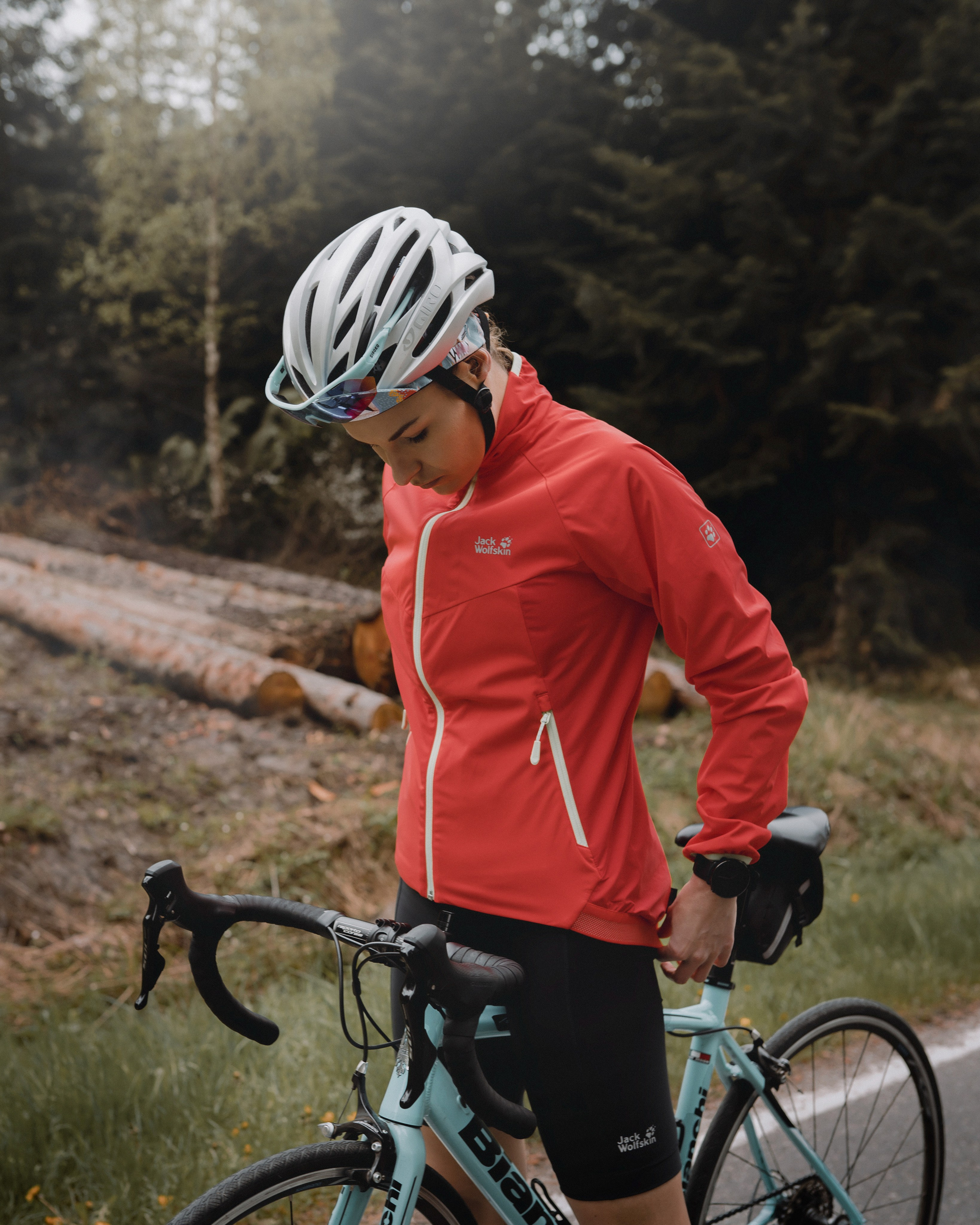 Commercial. Mike Avelli