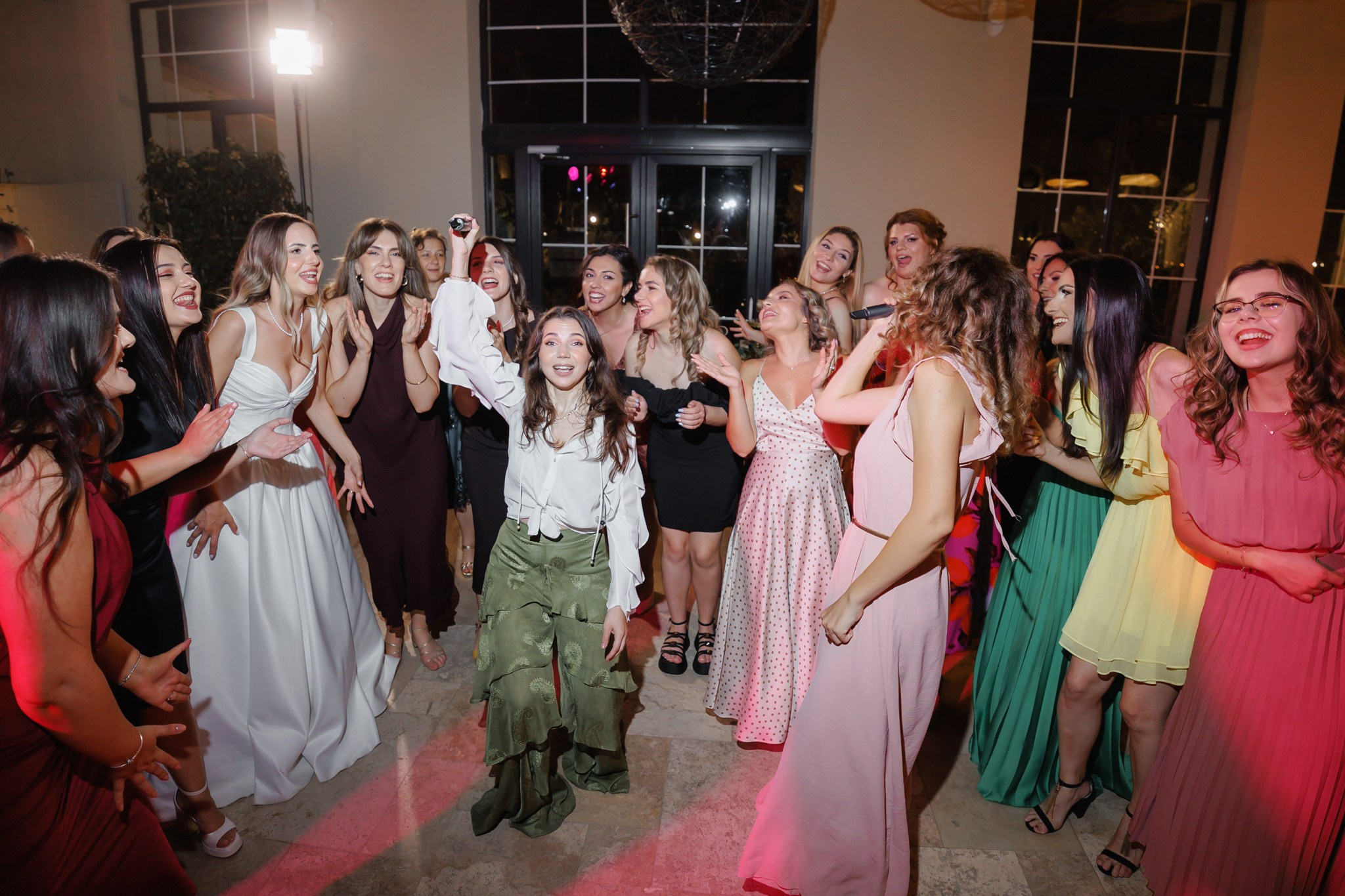 Mihaela si Nicolae - Nunta in locatie in aer liber la Nouvelle Events. Fotograf nunta Bucuresti - Manu Ivanciu | Fotograf botez