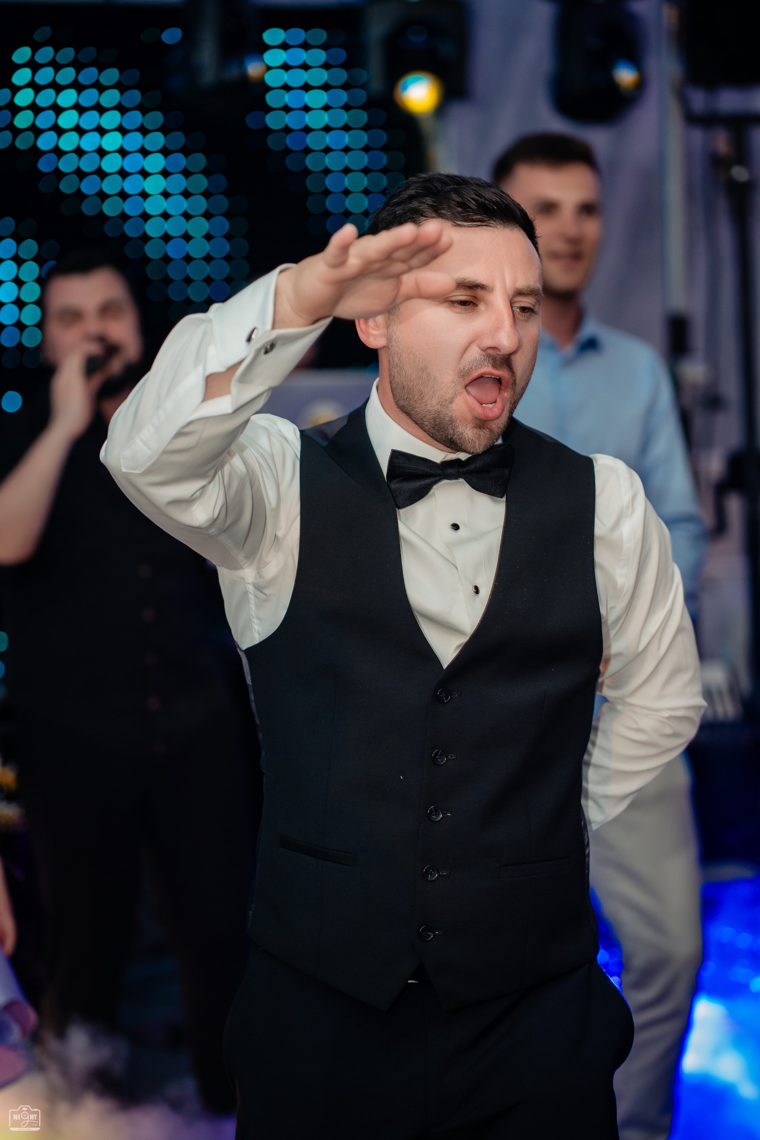 Iulian Arsinte | Fotograf de Nunta | R+E. Iulian Arsinte - Fotograf de Nunta - Neamt, Bacau, Suceava, Iasi