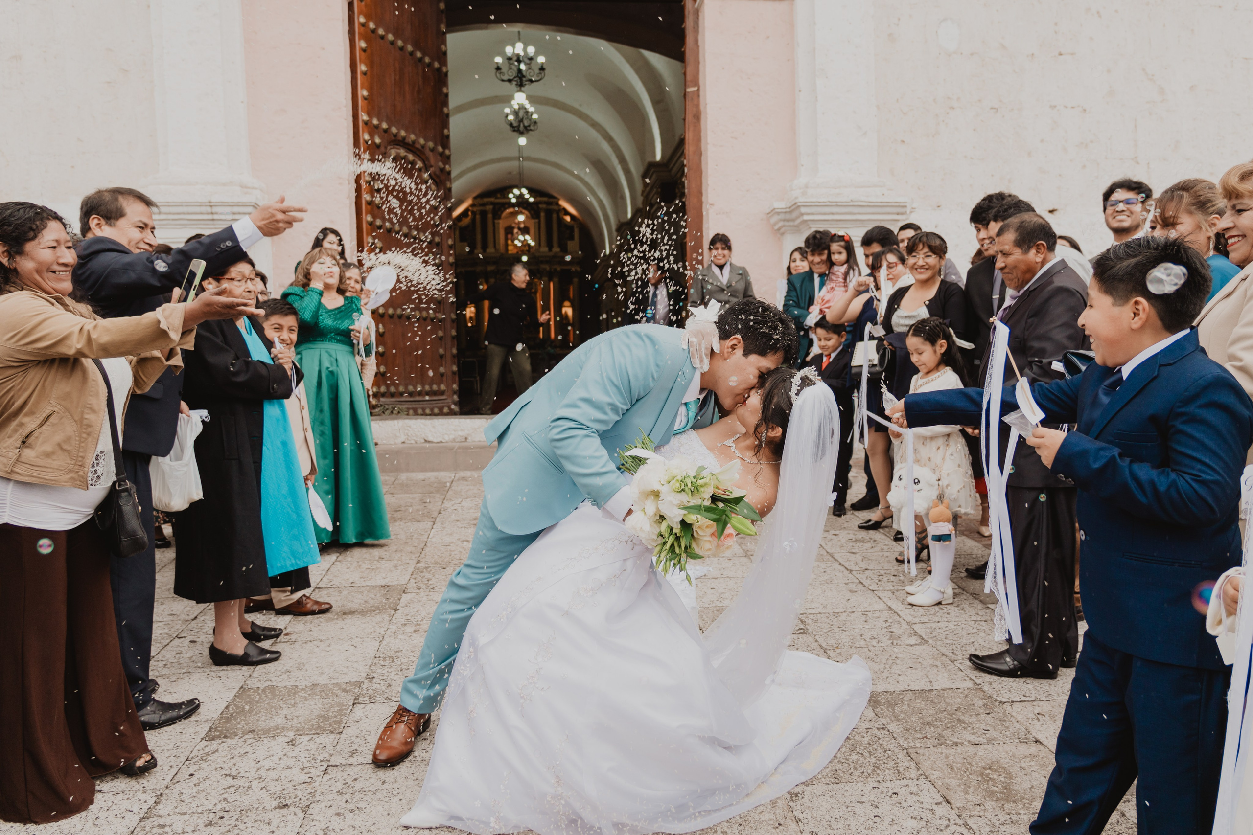 STEISY + EMMANUEL | BODA RELIGIOSA. Studio KVTA | Fotografía y Video de Bodas en Arequipa