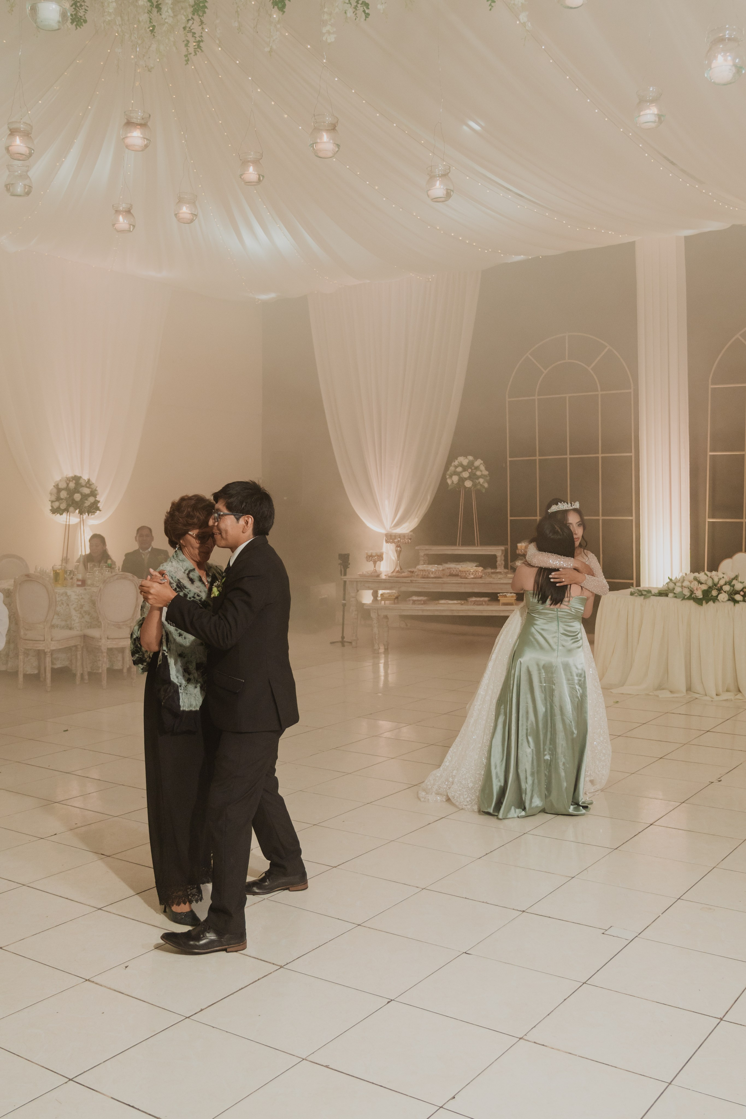 FERNANDO + MARIBEL | BODA RELIGIOSA. Studio KVTA | Fotografía y Video de Bodas en Arequipa