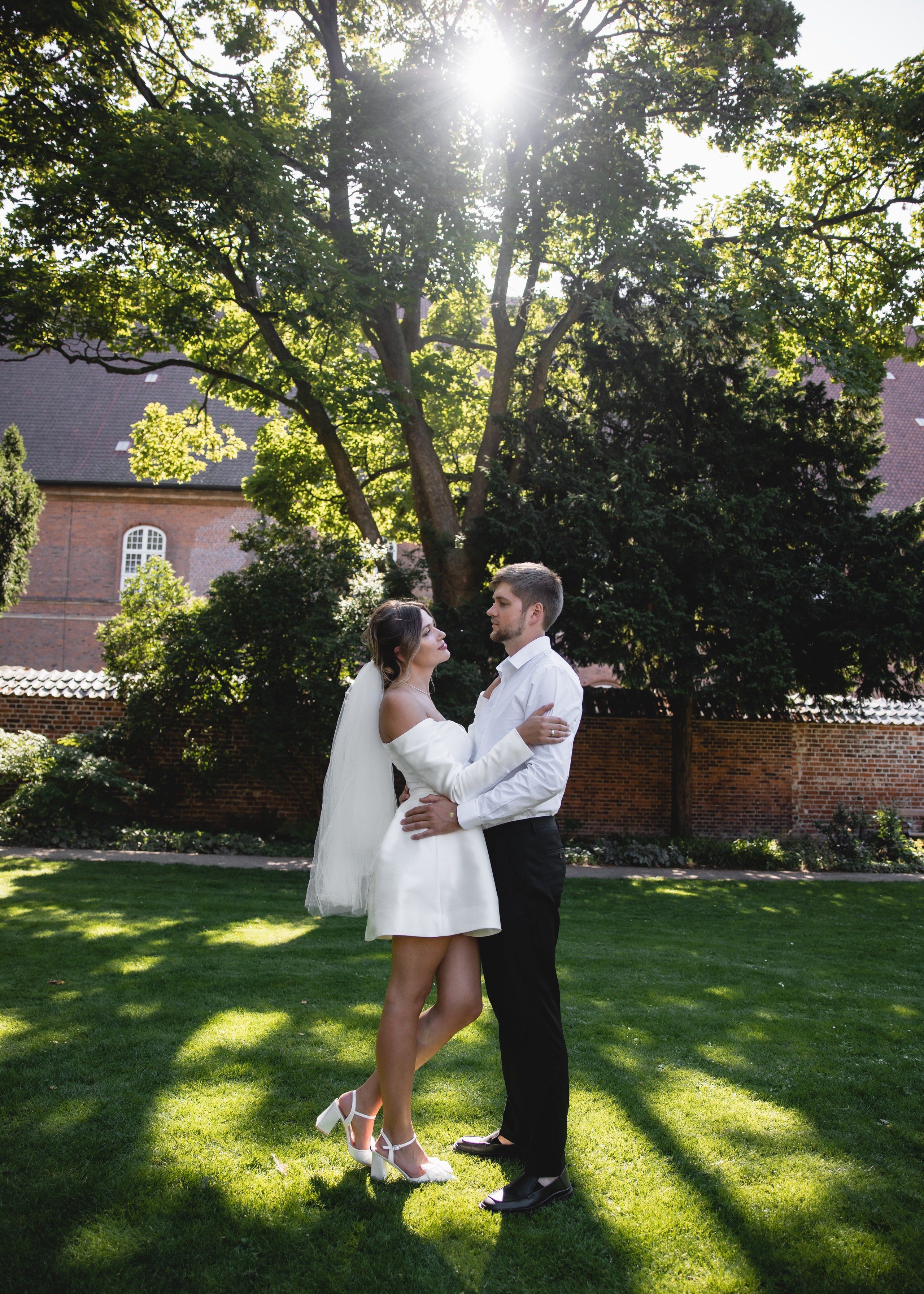 Julia and Slava. Professional wedding photographer in Copenhagen, Denmark — Julia Byron