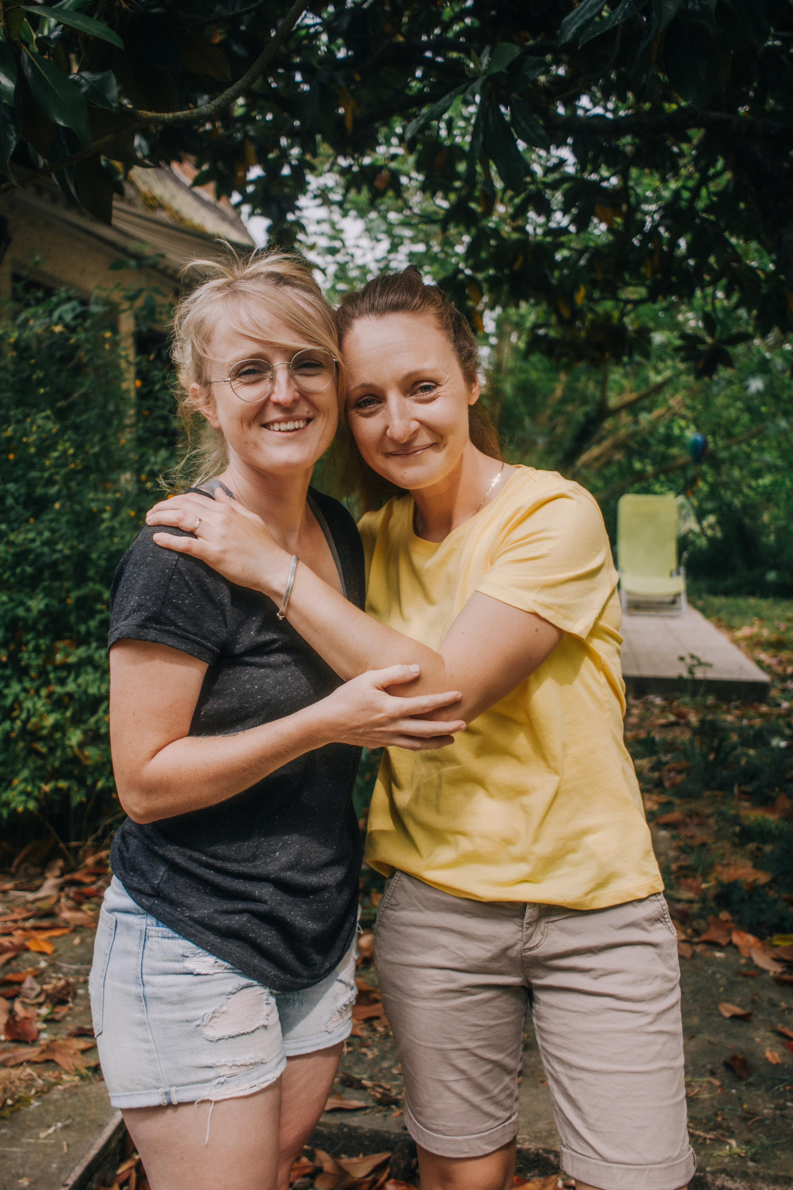 Anais et Tiffany. Photographe professionnelle à Poitiers, Tours et Châtellerault | Studio photo entre Poitiers et Tours – portraits, familles, entreprises, ma