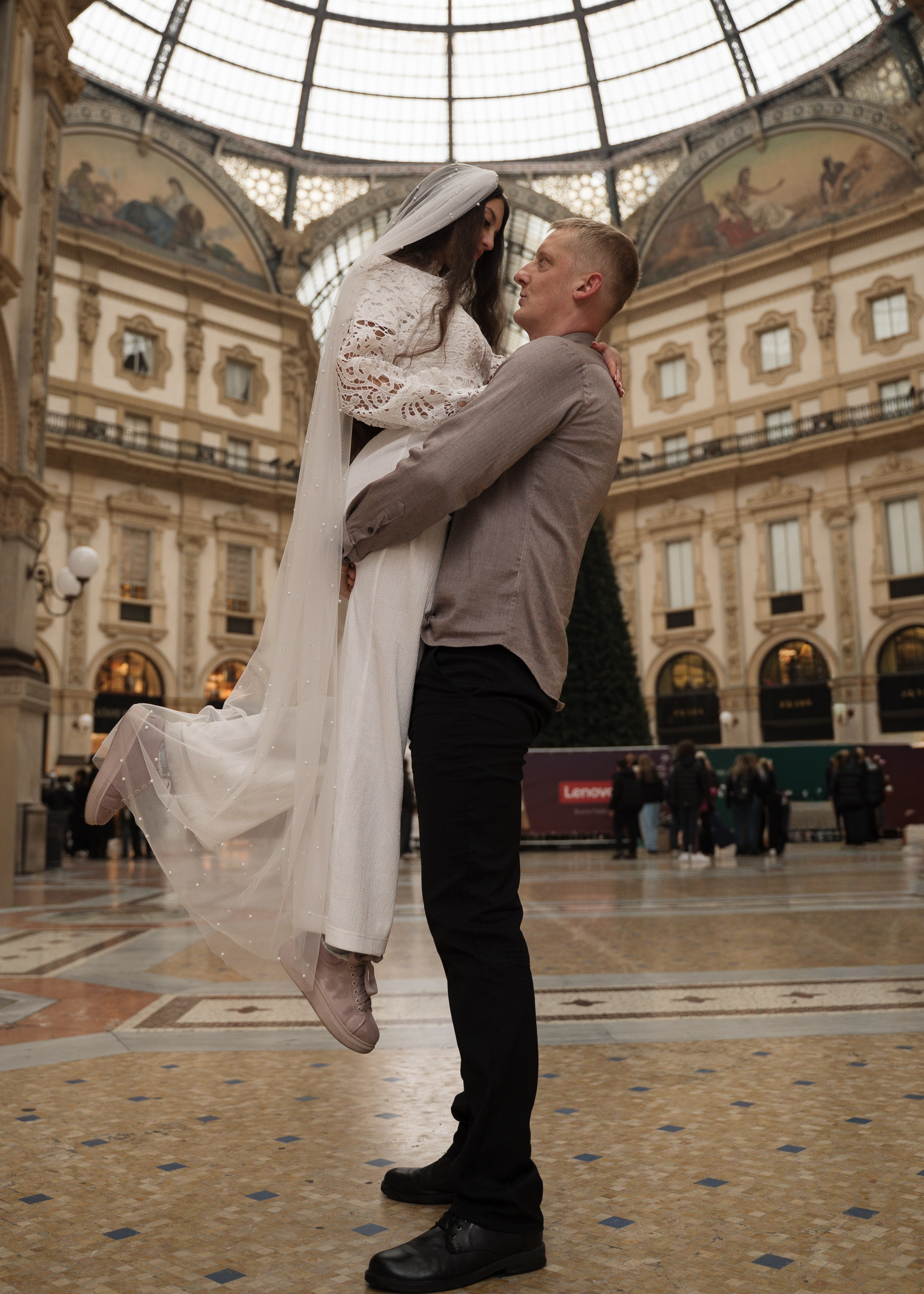 Wedding photosession in Milan. Proposal Photographer in Lake Como