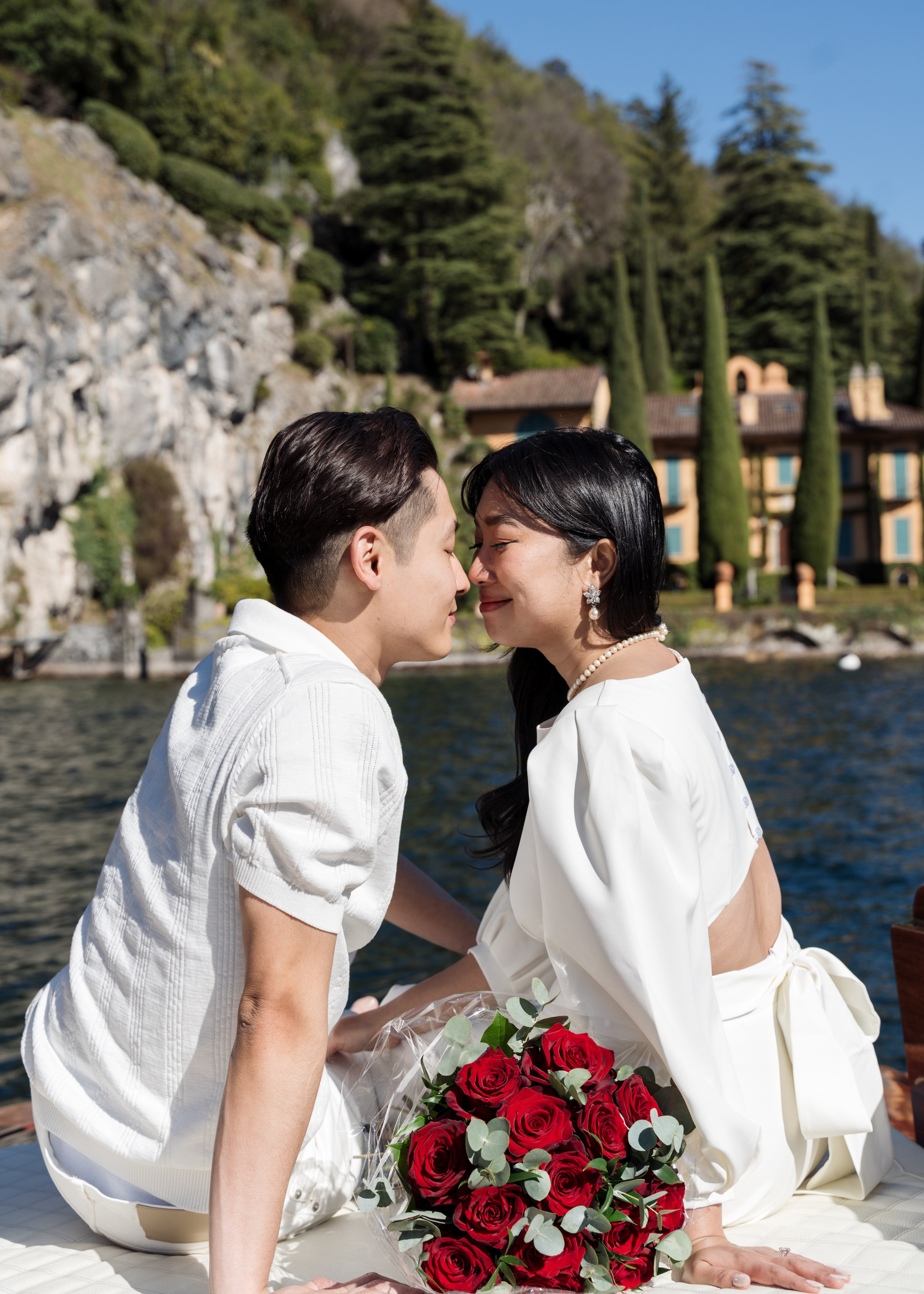 Secret Proposal on a Boat in Lake Como. Proposal Photographer in Lake Como