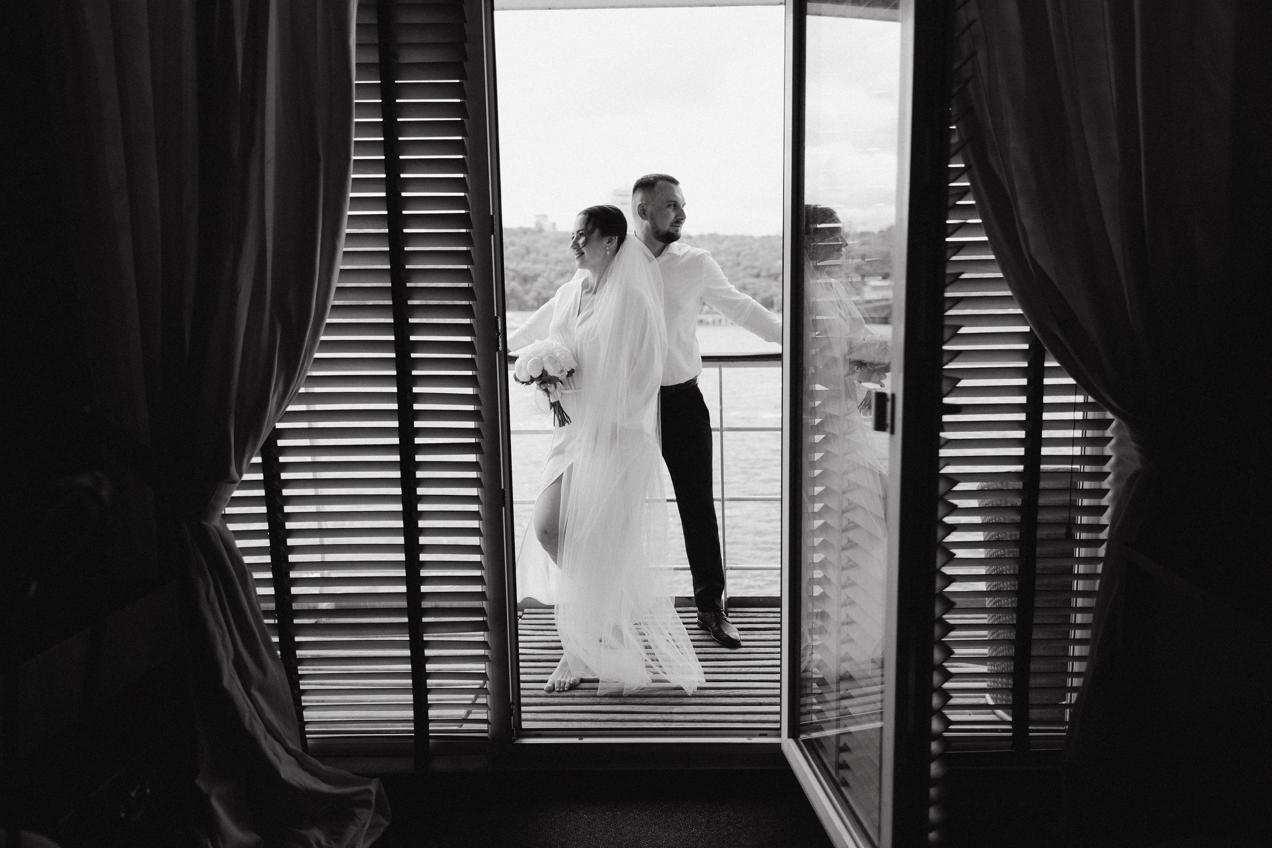 White Wedding. Wedding and Family Photograph