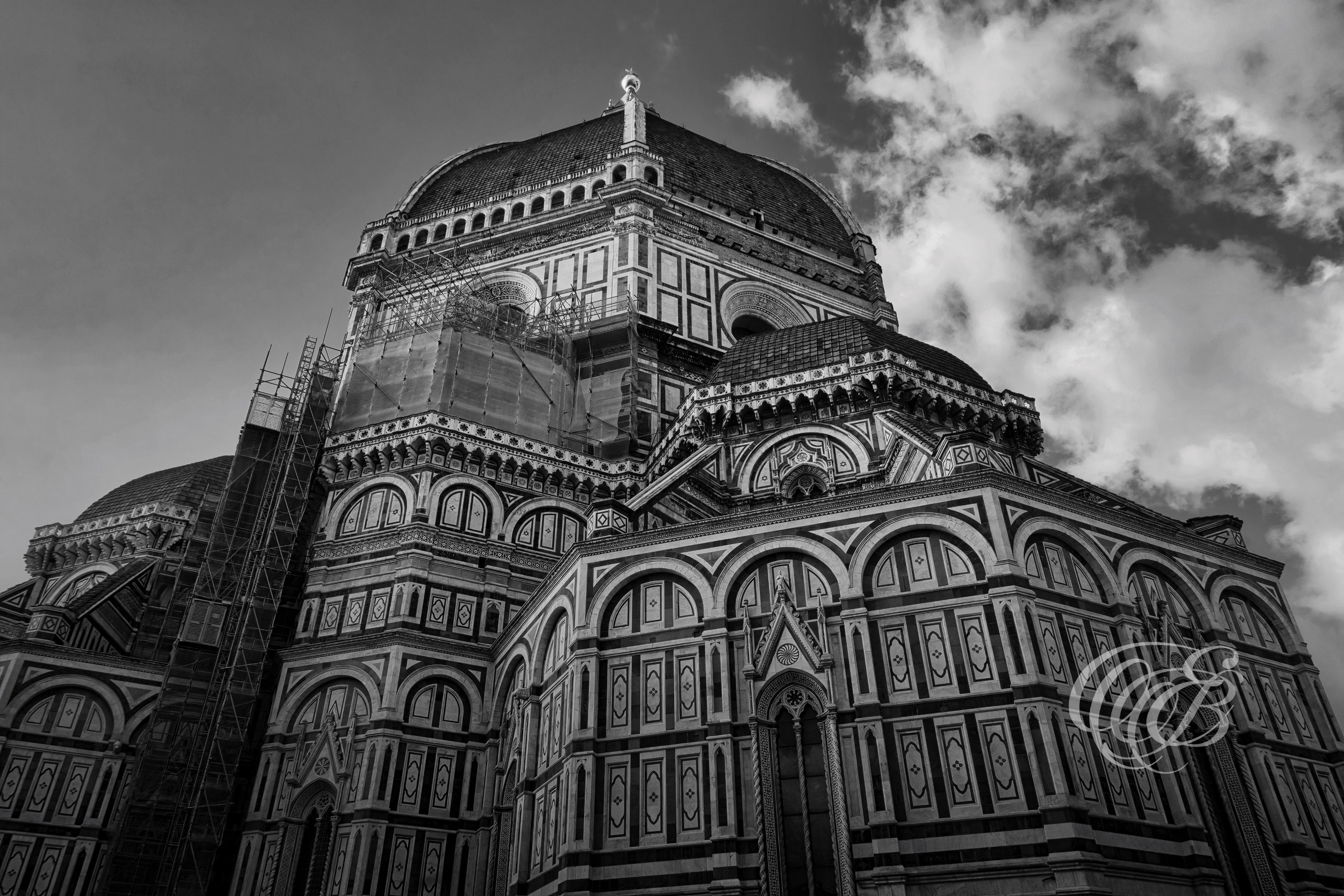 Florence Italy - Cathedral of Santa Maria del Fiore Side View - B&W - Eduardo Bartoli Fine Art Photography - Black-and-white photograph of the side view of the Cathedral of Santa Maria del Fiore in Florence, Italy – fine art photography by Eduardo Bartoli.