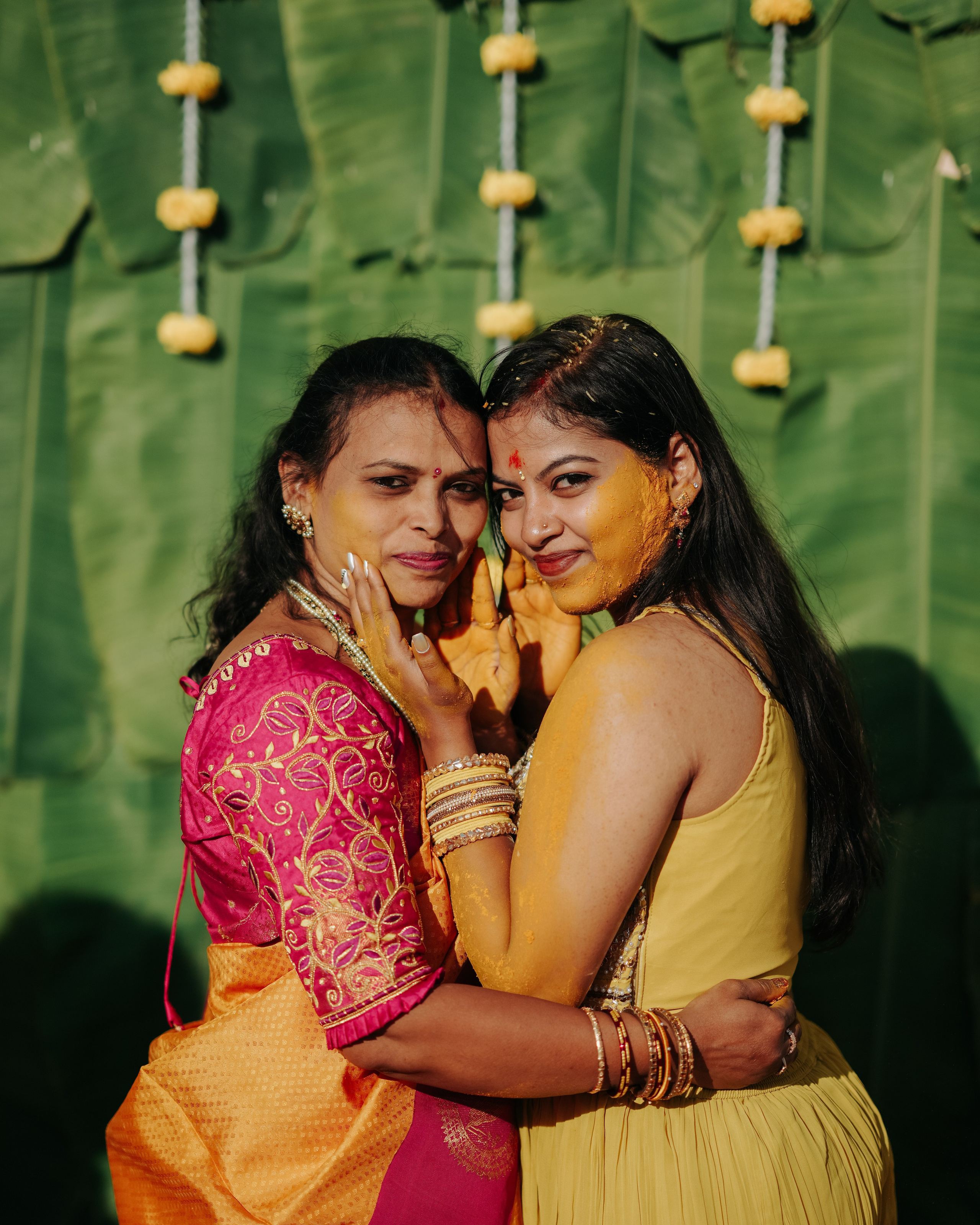 HALDI & MEHANDI. Wedding photographer Stalen Robert