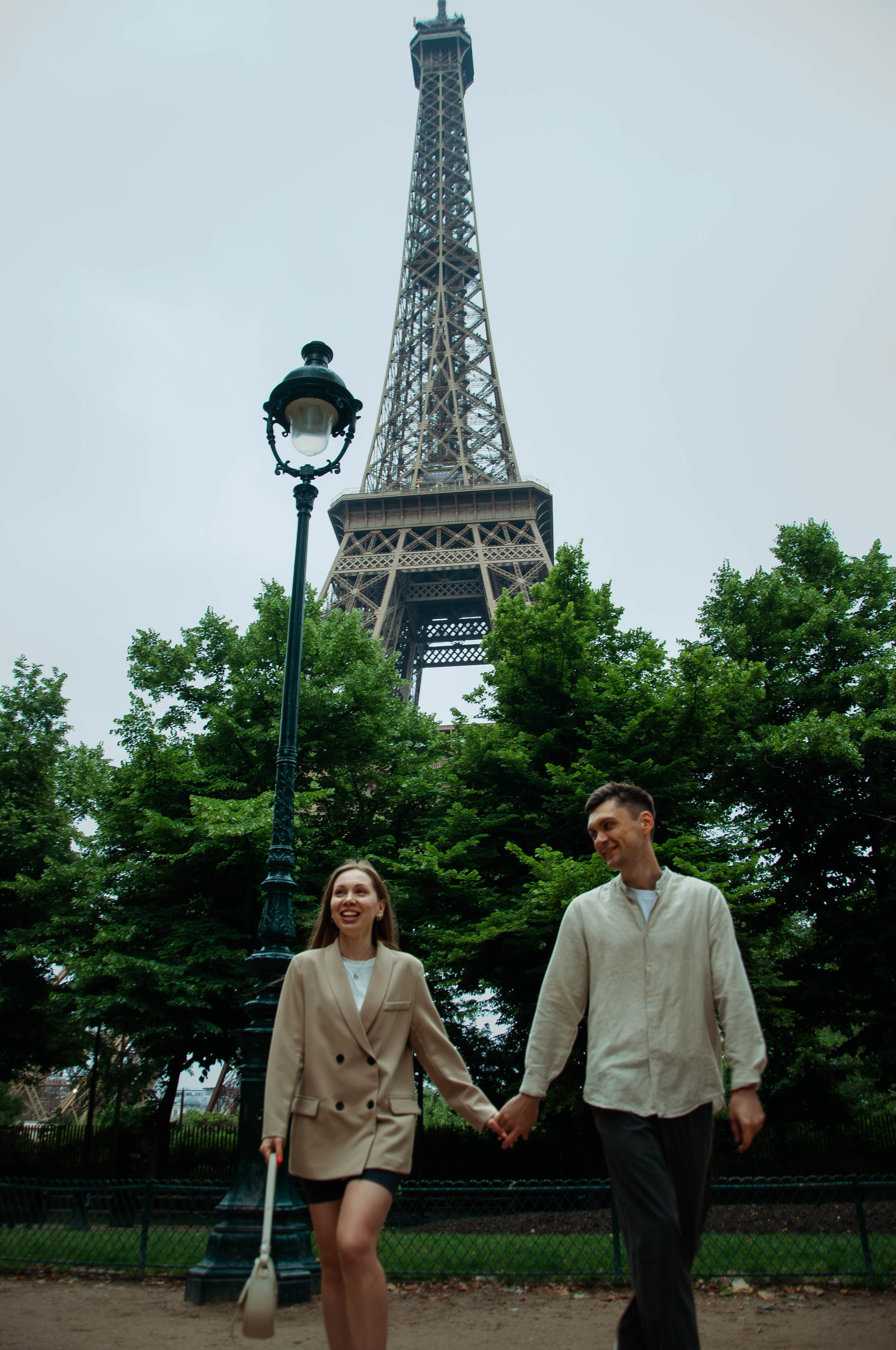 Лавстори у Эйфелевой Башни. Фотограф в Париже Полина Осипова