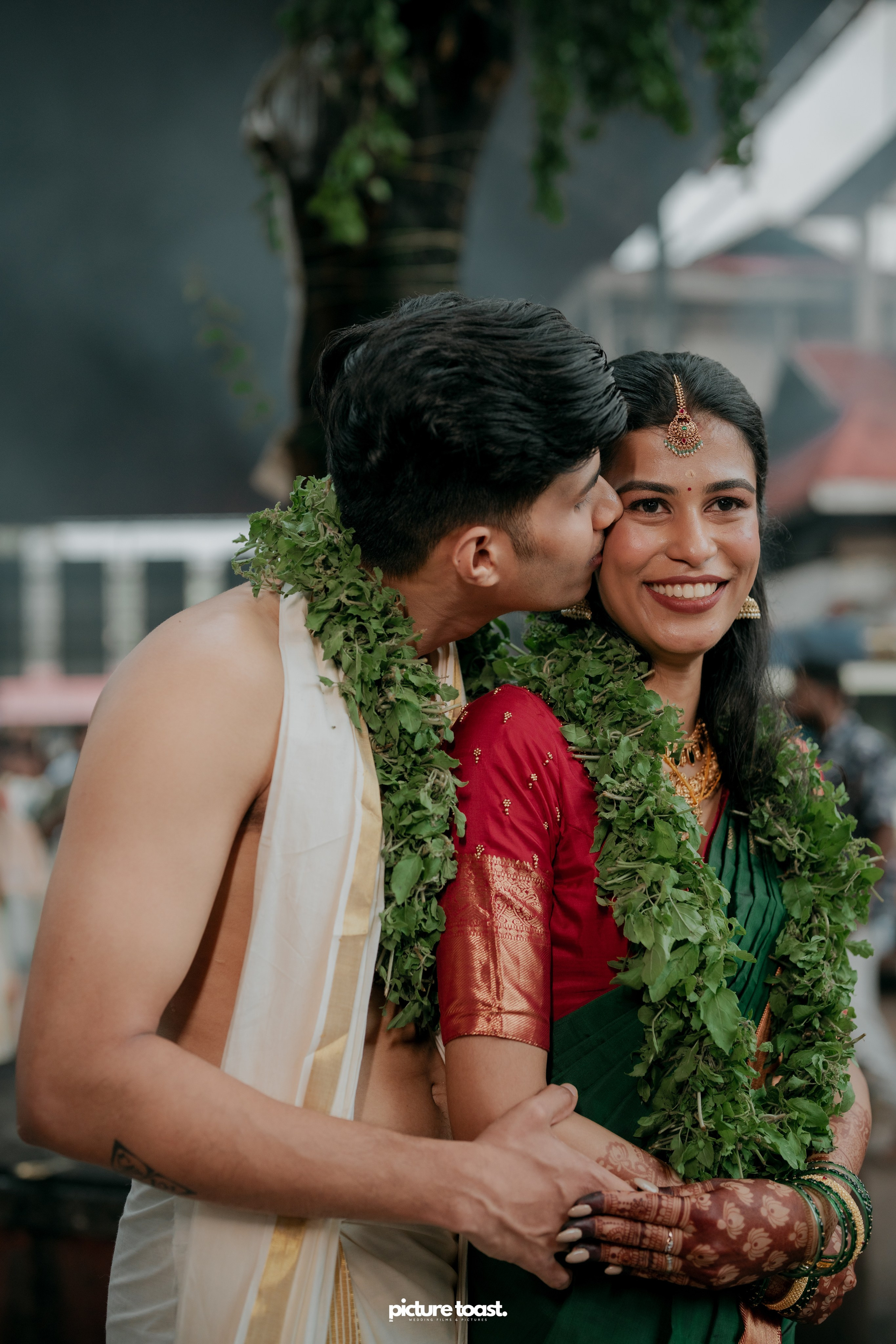 Guruvayur Wedding Ft. Athira & Abilash. Fine art Wedding Photographers in India & Canada