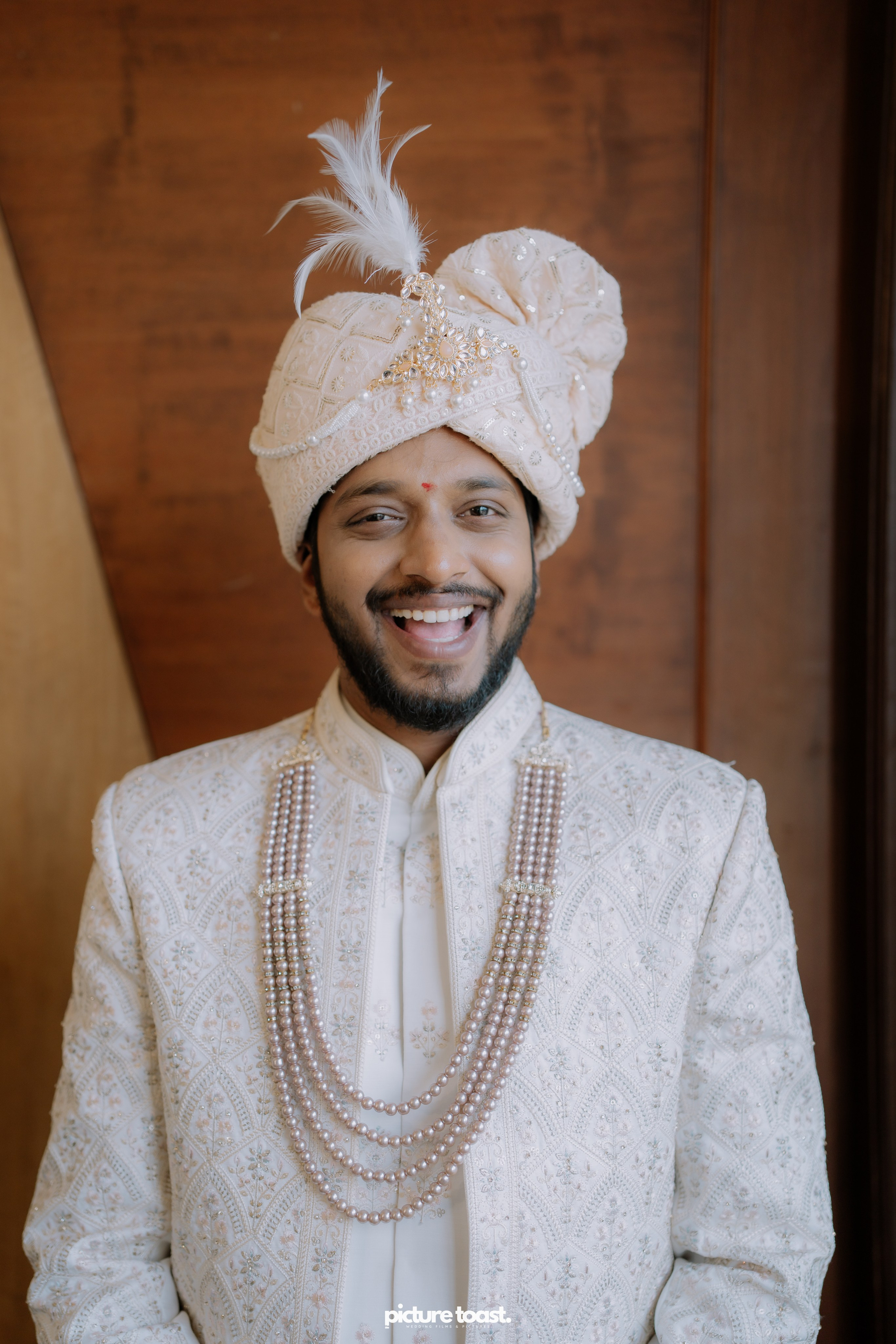 Embracing tradition, creating timeless memories. Fine art Wedding Photographers in India & Canada