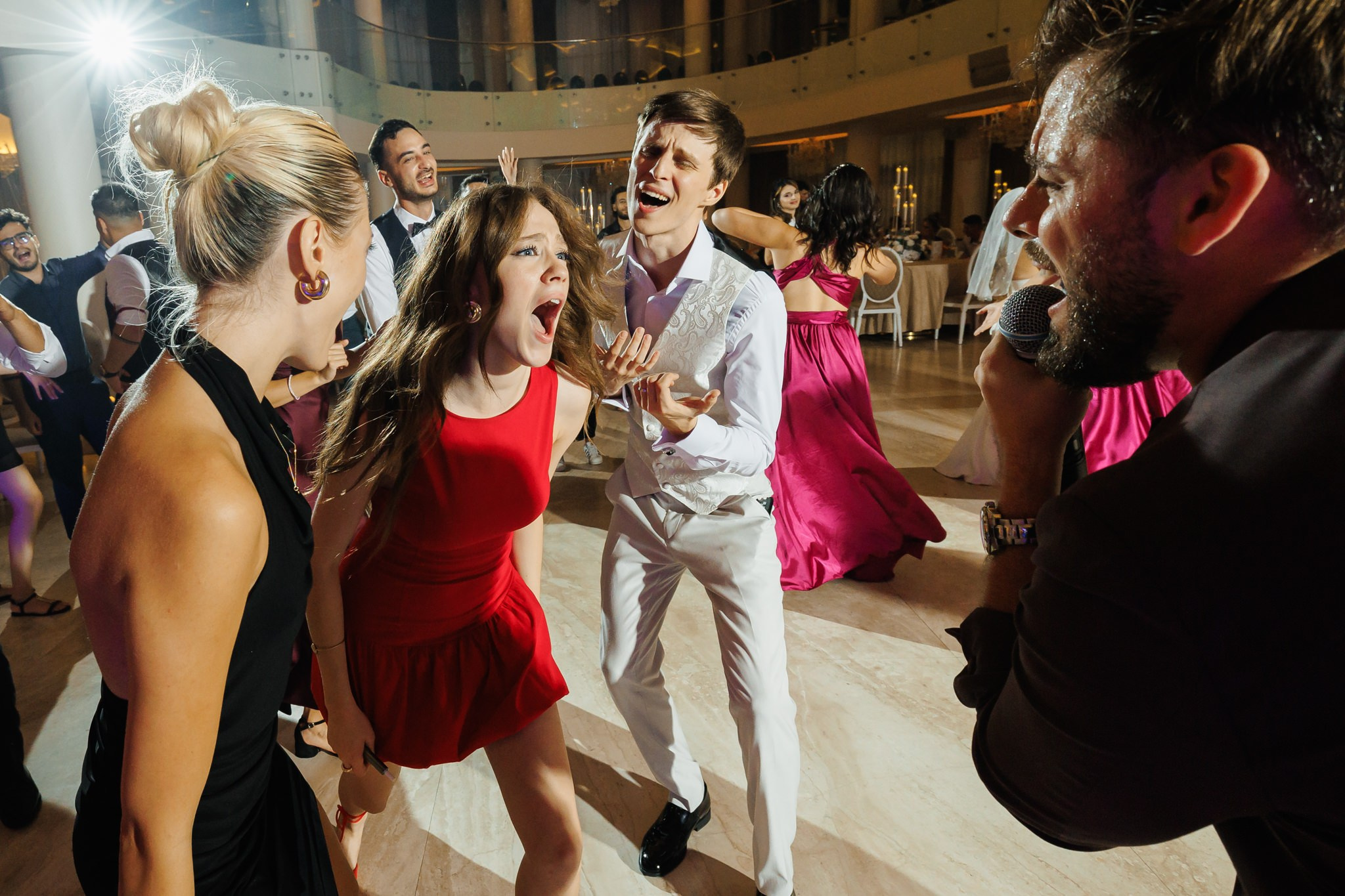 Nunta Sandra si Andrei la Militari Ballroom Bucuresti. Fotograf nunta Bucuresti - Manu Ivanciu | Fotograf botez