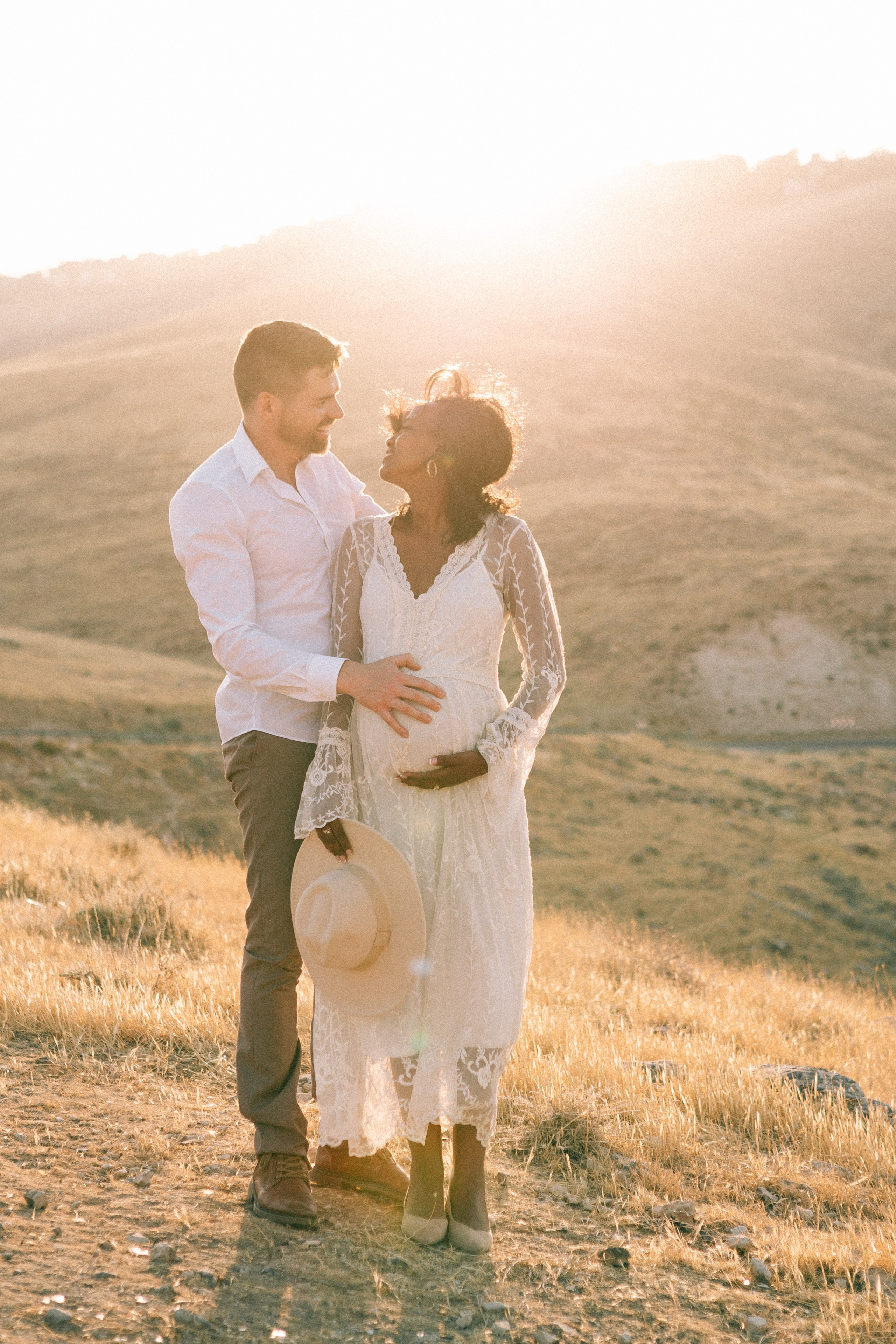 PHOTO SESSION IN THE DESERT NEAR MAALE ADUMIM. PHOTOGRAPHER IN ISRAEL