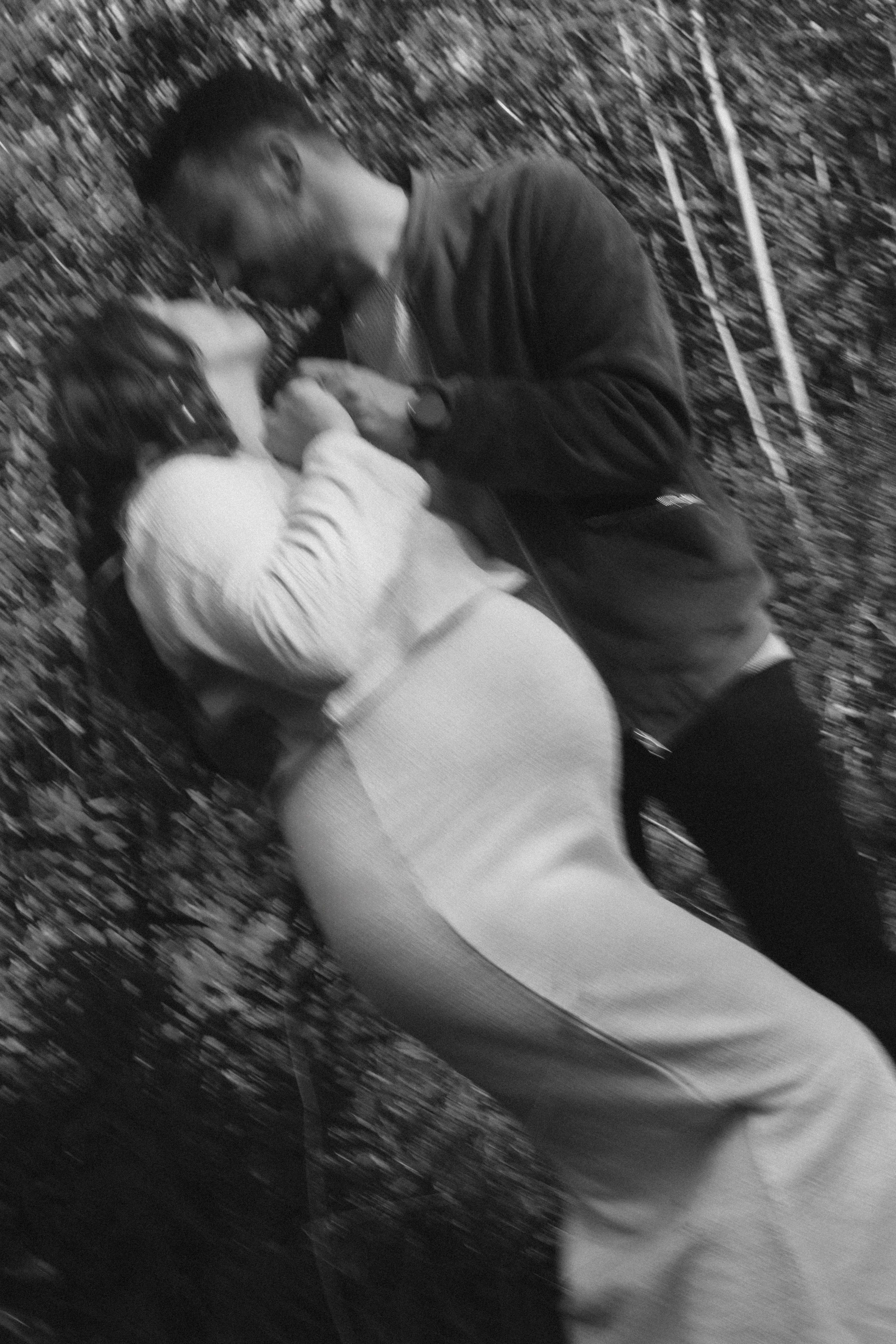 Sigita ir Artūras | Pabėgimas į gamtą ir aštrūs šešėliai. Vestuvių ir šeimų fotografė Lena Bondarenko / belove photo