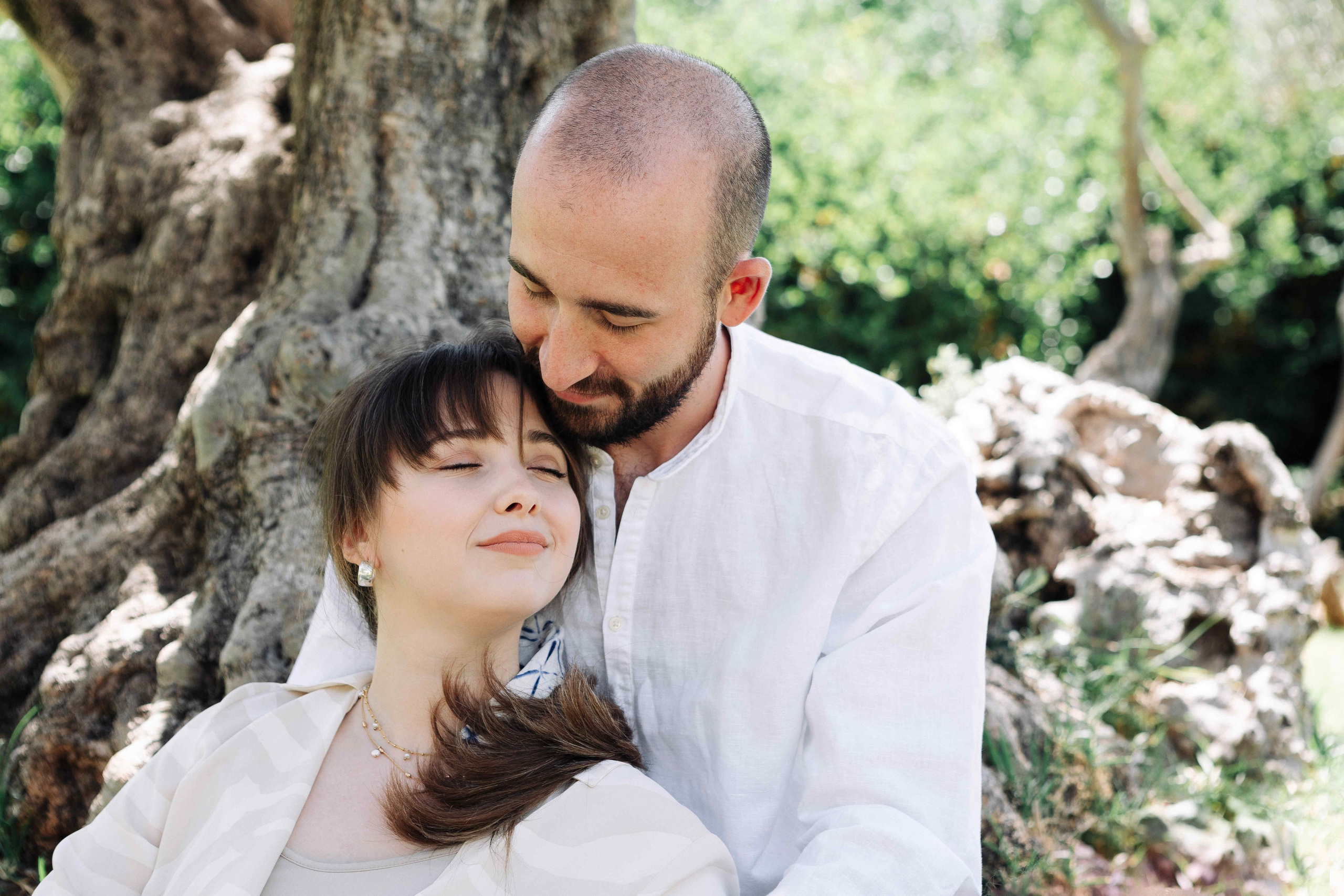 A MONTH AFTER THE WEDDING (morning). PHOTOGRAPHER IN ISRAEL
