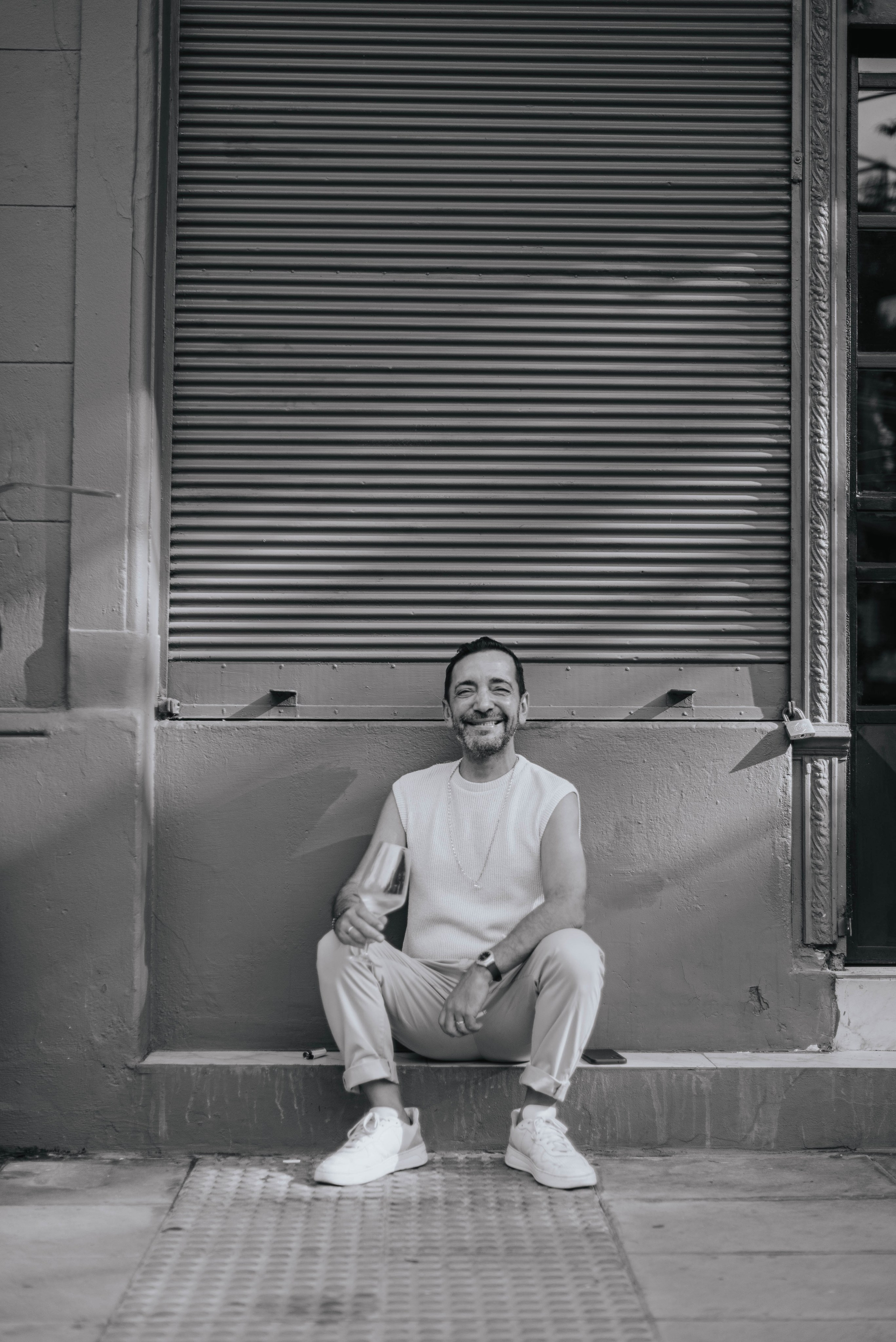 Docdocdoc. 15 strangers. Photographer @elmirkami in the city of Buenos Aires