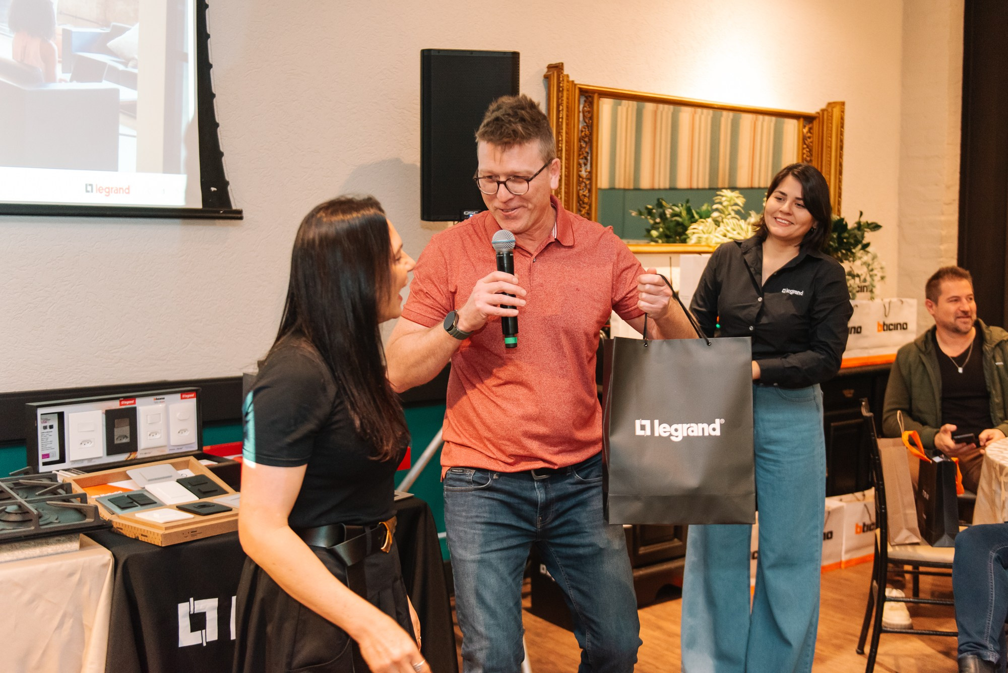 Café + Conteúdo | Casa Pinezi. 78 Imagens