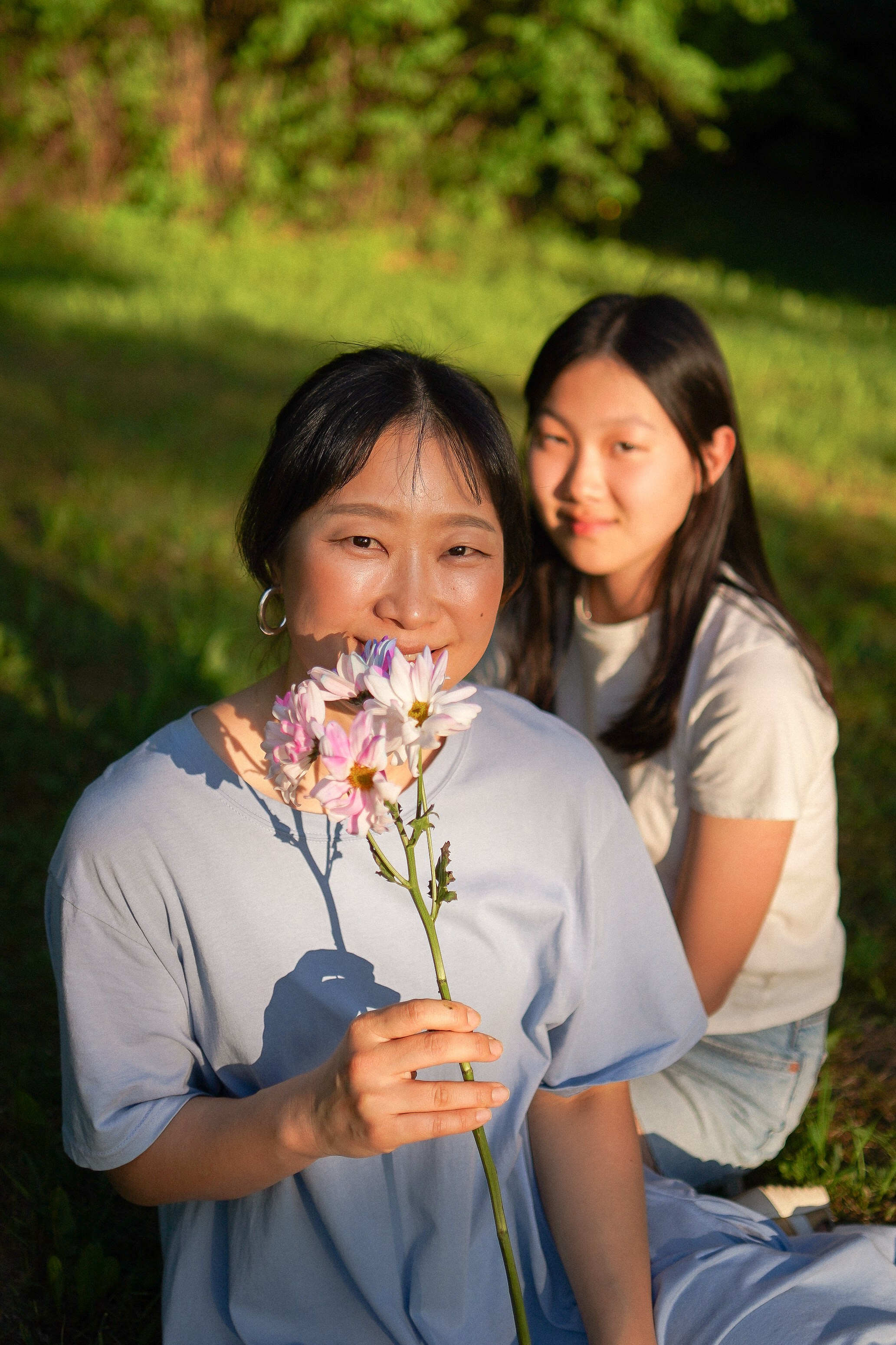 Young and her daugher