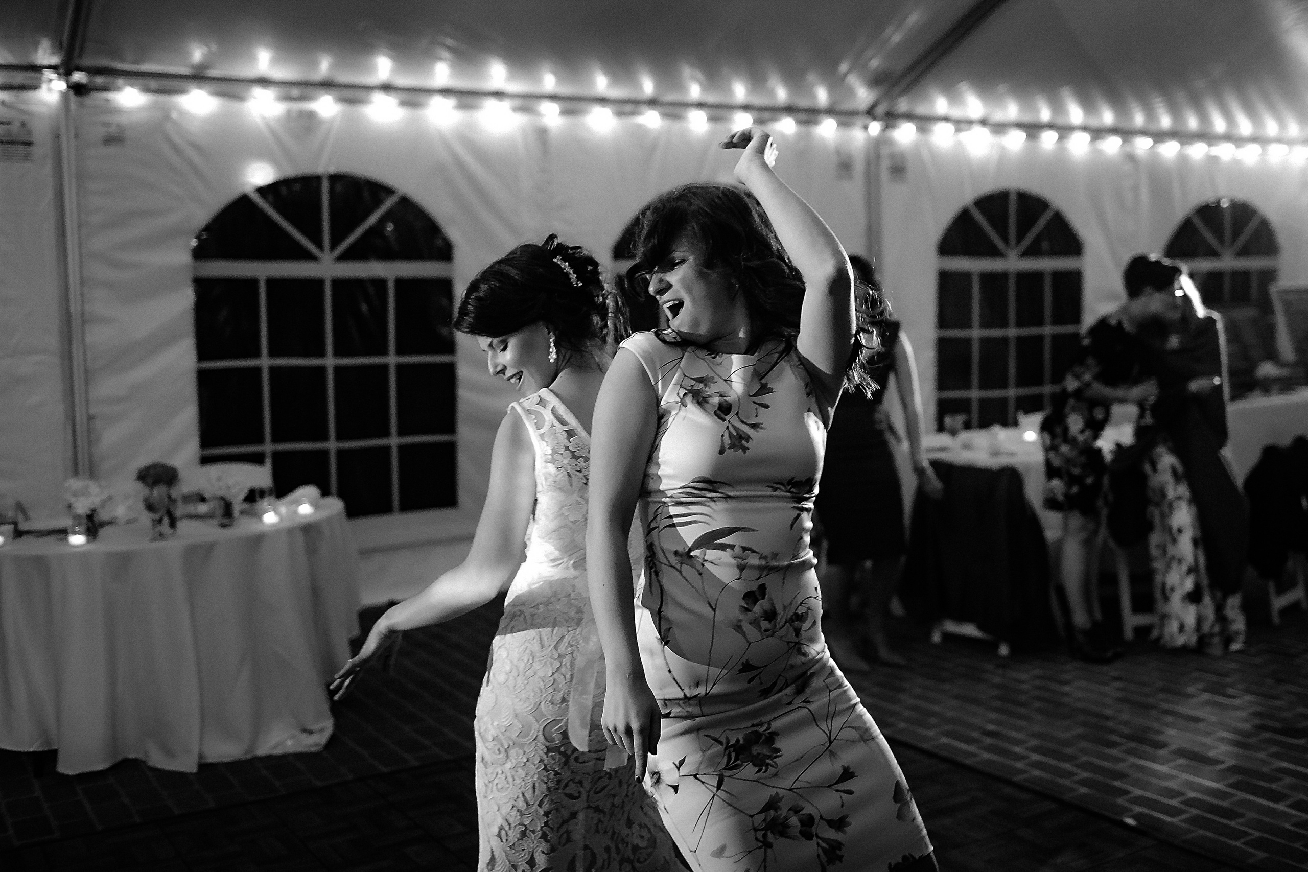 Фотограф в Ирландии Дублин свадьба утро фотки лучший топ свадебный красивая невеста гости подружки танцы