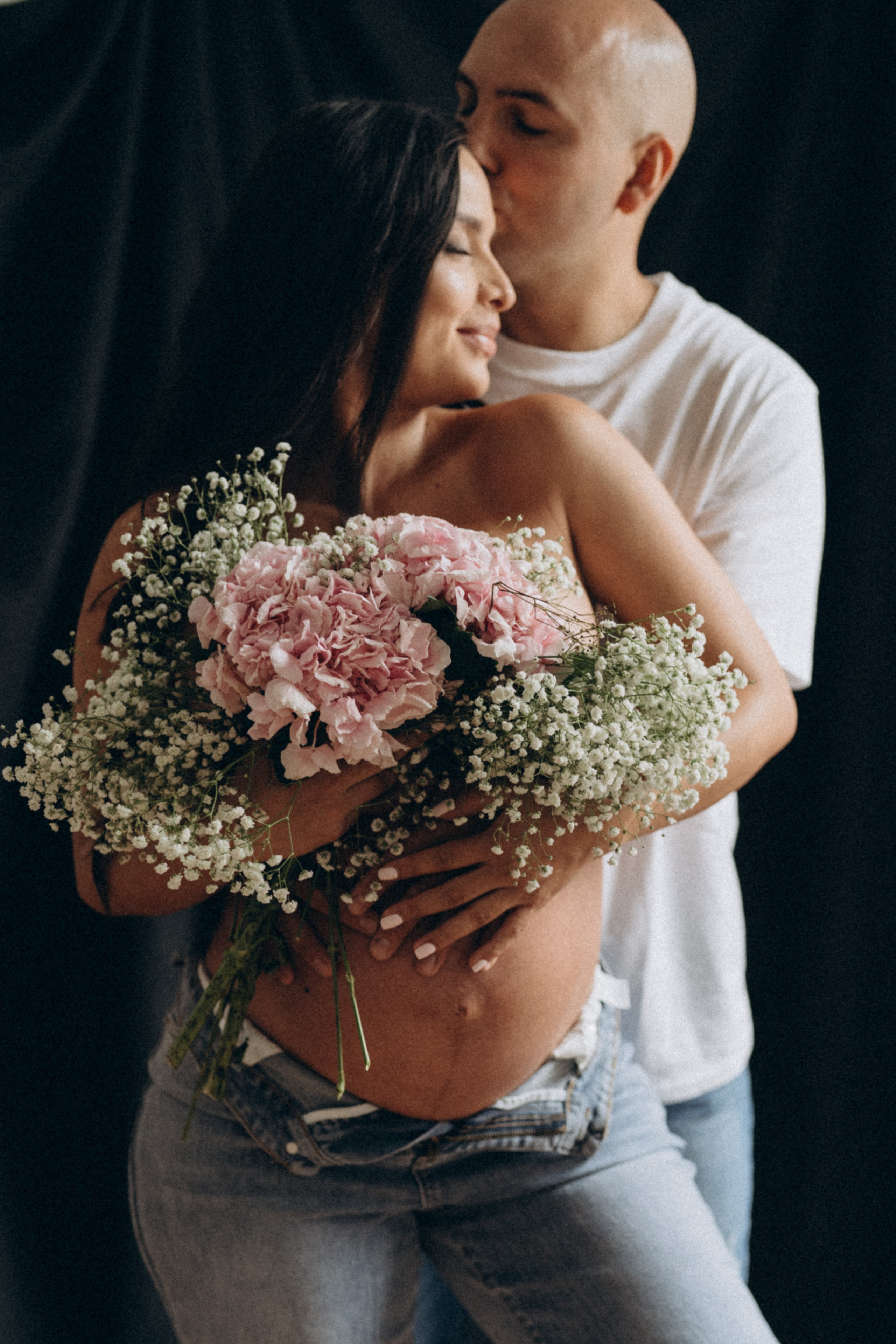 Gessyca. Modern maternity photographer in Long Island New York