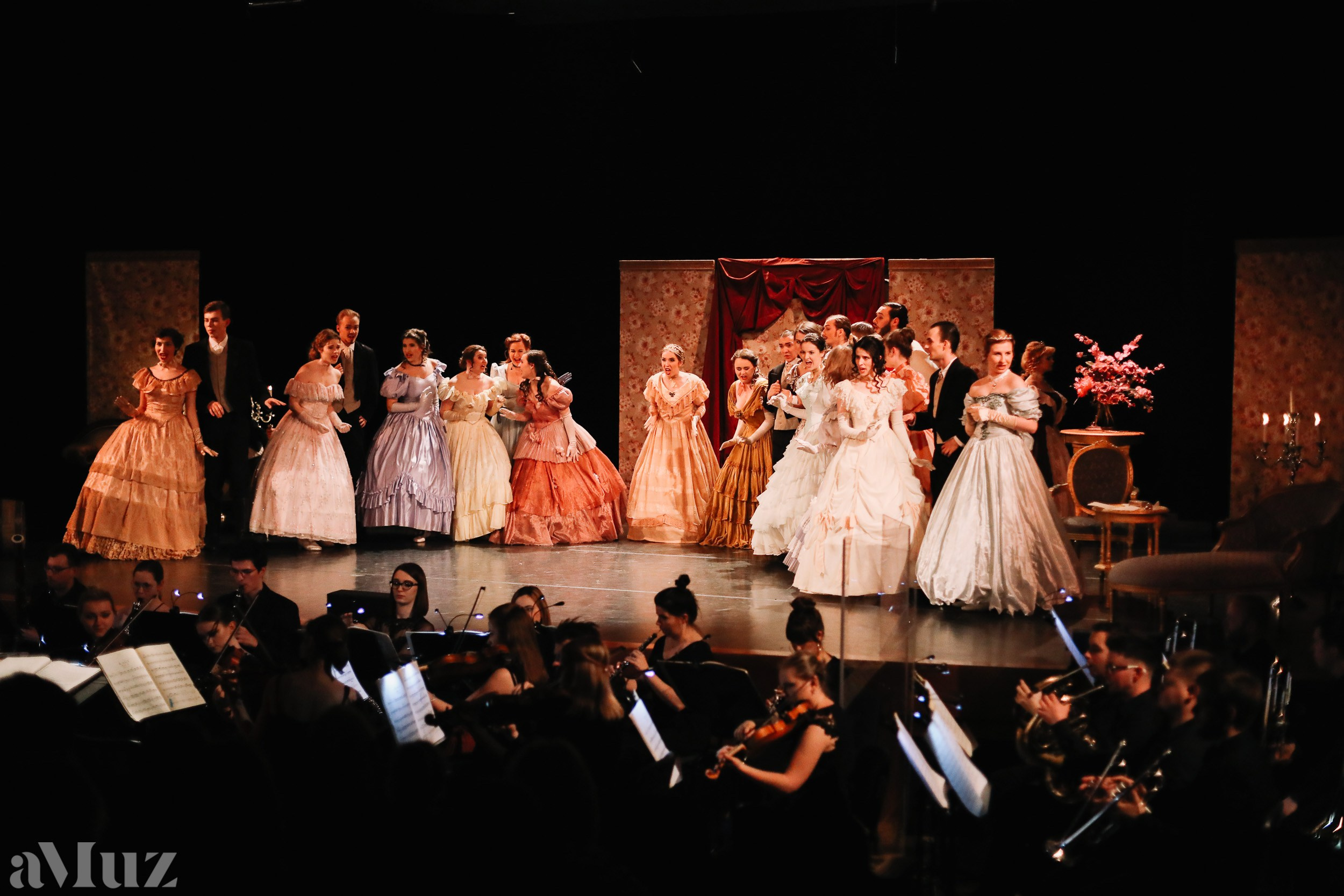 Opera Łąkowa. Fotograf Ślubny Warszawa - Sesje Biznesowe Rodzinne Eventy