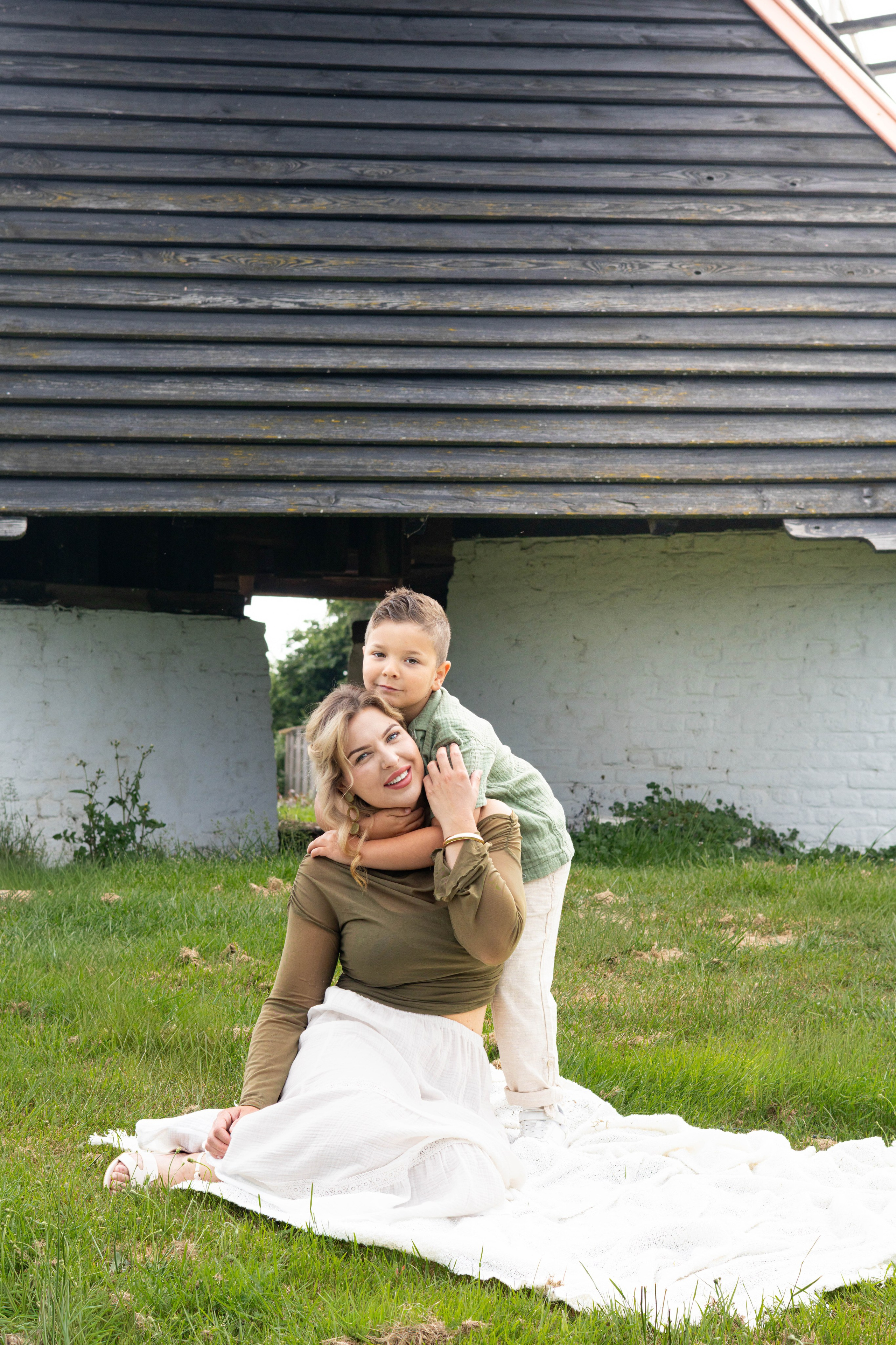 Mommy & me. Zwangerschapsfotografie, newborn, gezinnen, branding, liefde én geboortefotografie