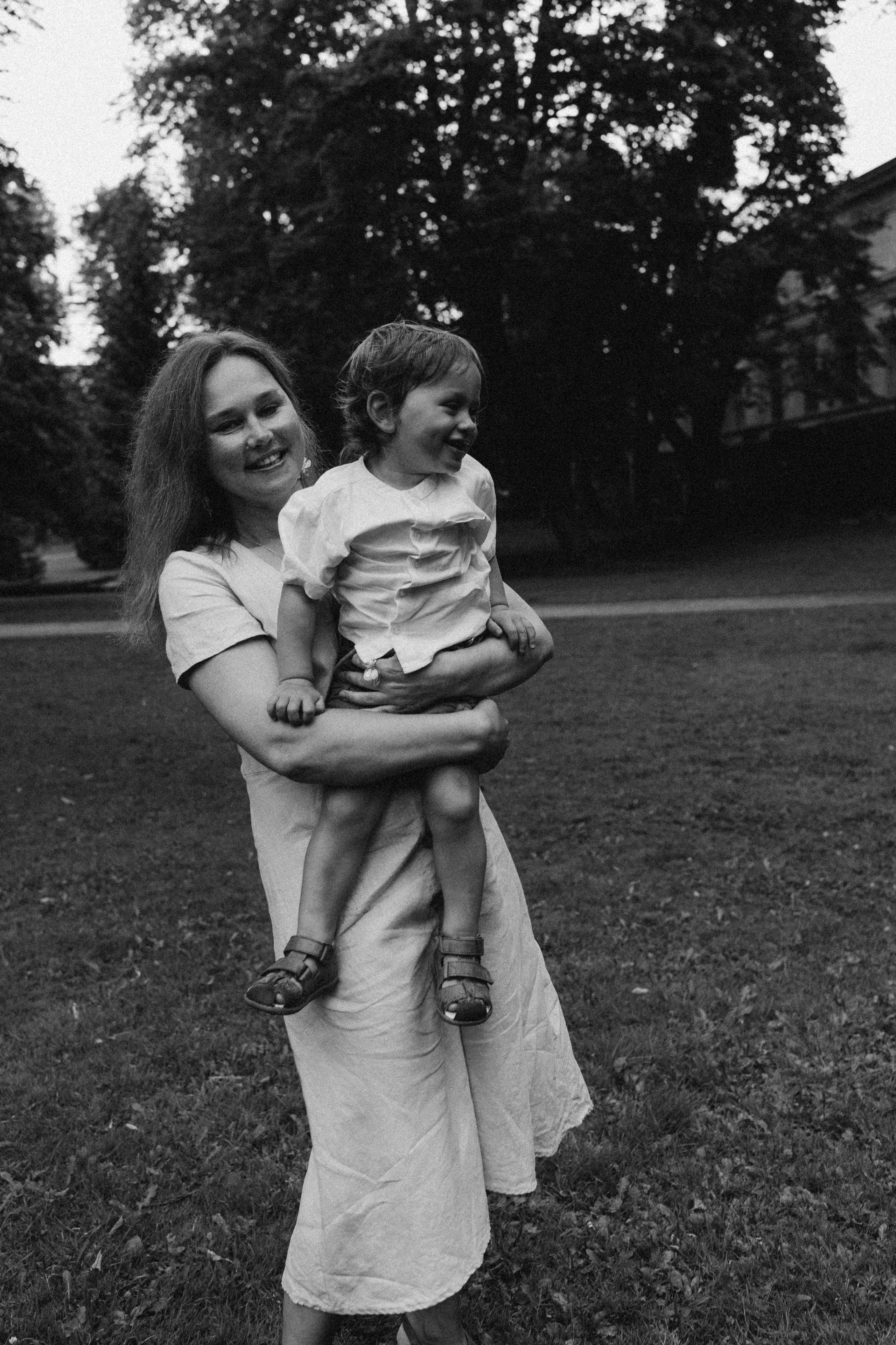 Kaivopuisto. Wedding and potrait photographer in Helsinki Vickan O