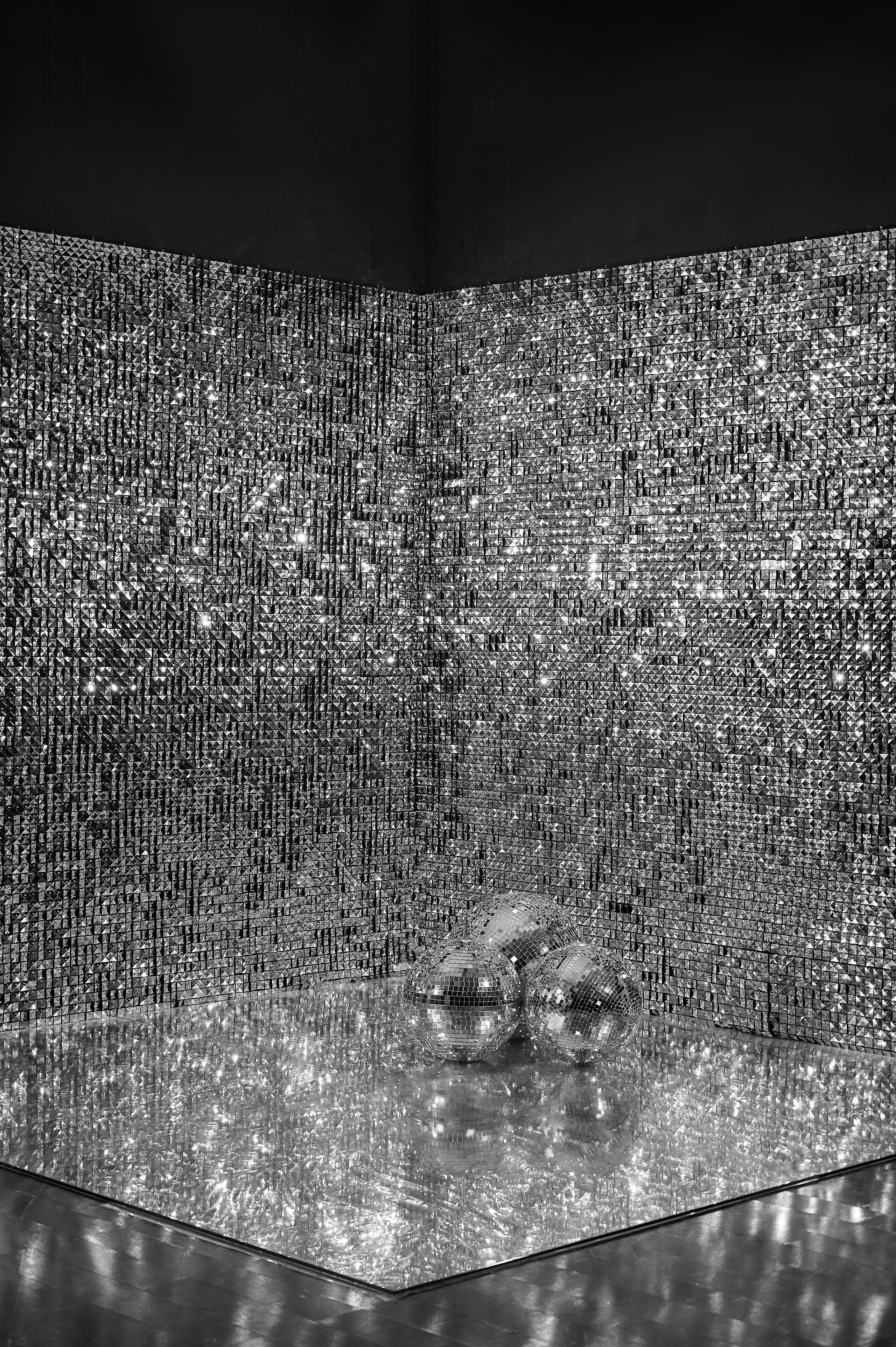 Зал «Loft» — (ул.Бабура, 73Б). 2astudio.uz